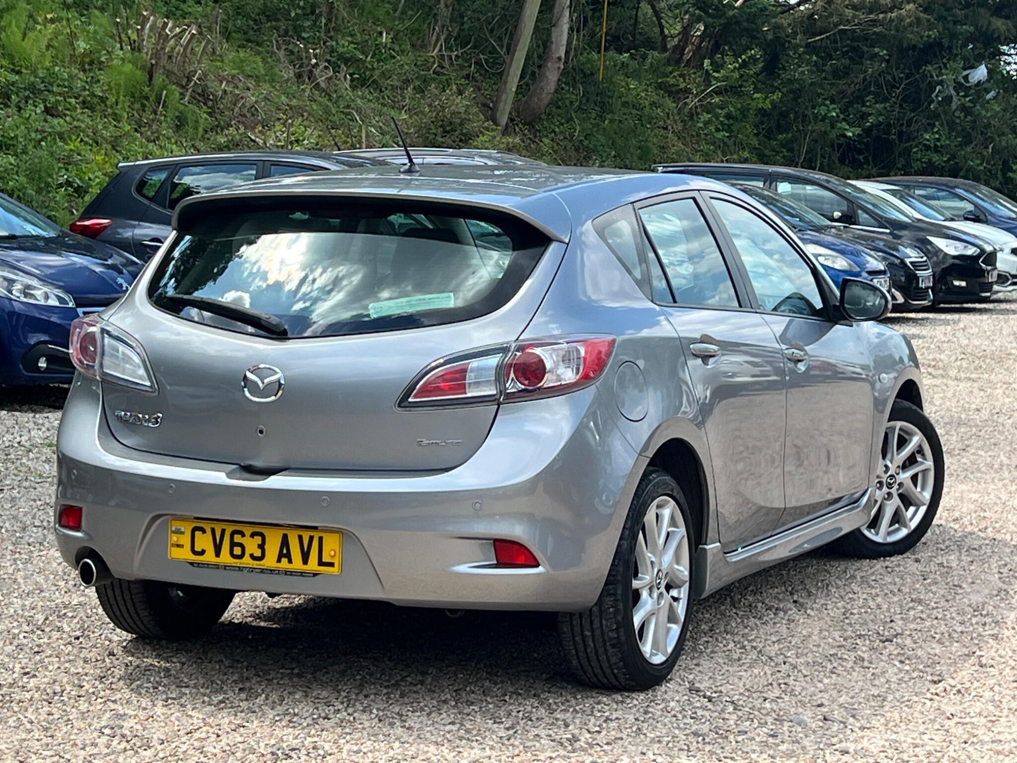 Mazda Mazda3 view 5