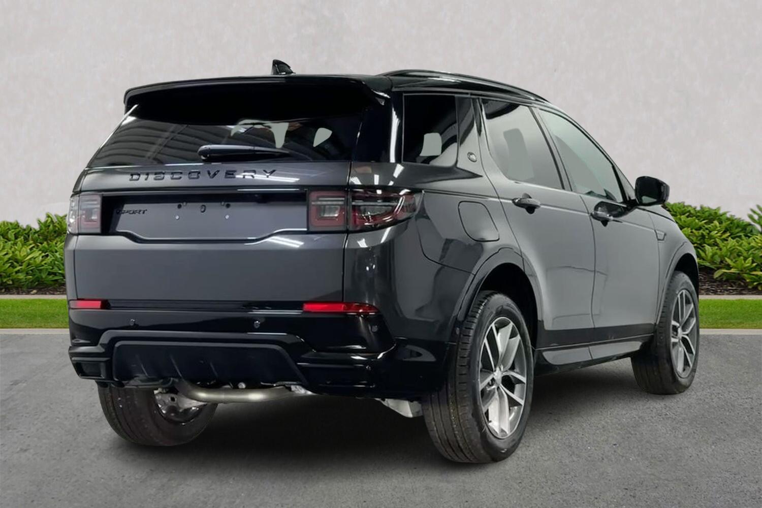 Land Rover Discovery Sport view 18