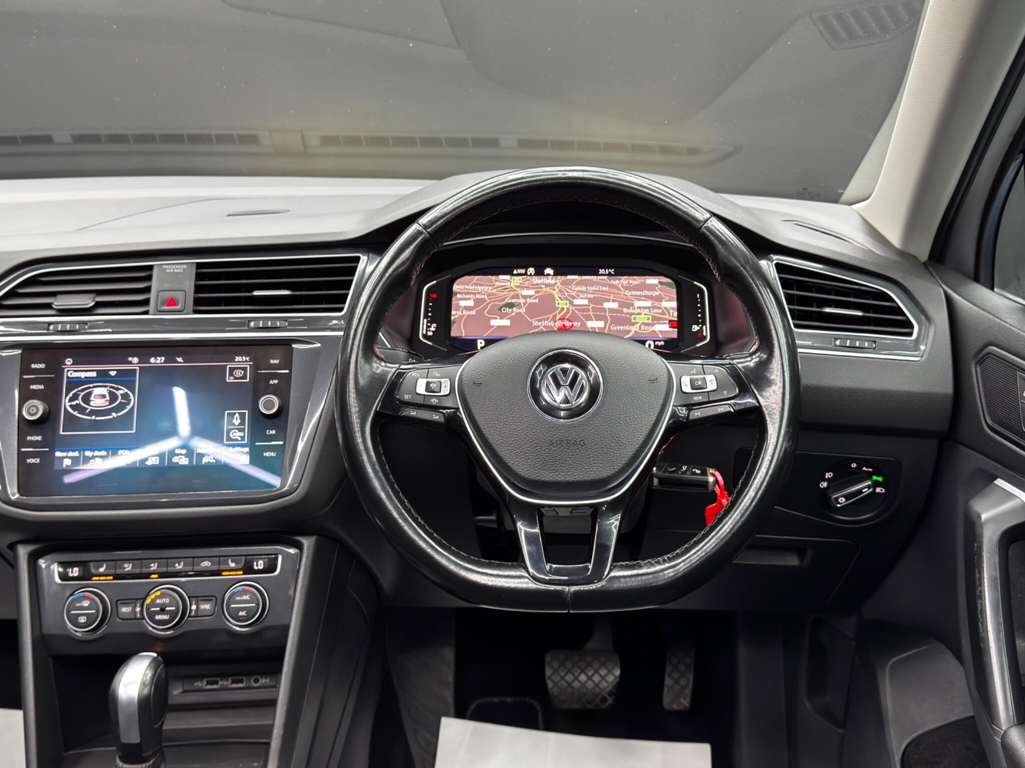 Volkswagen Tiguan view 18