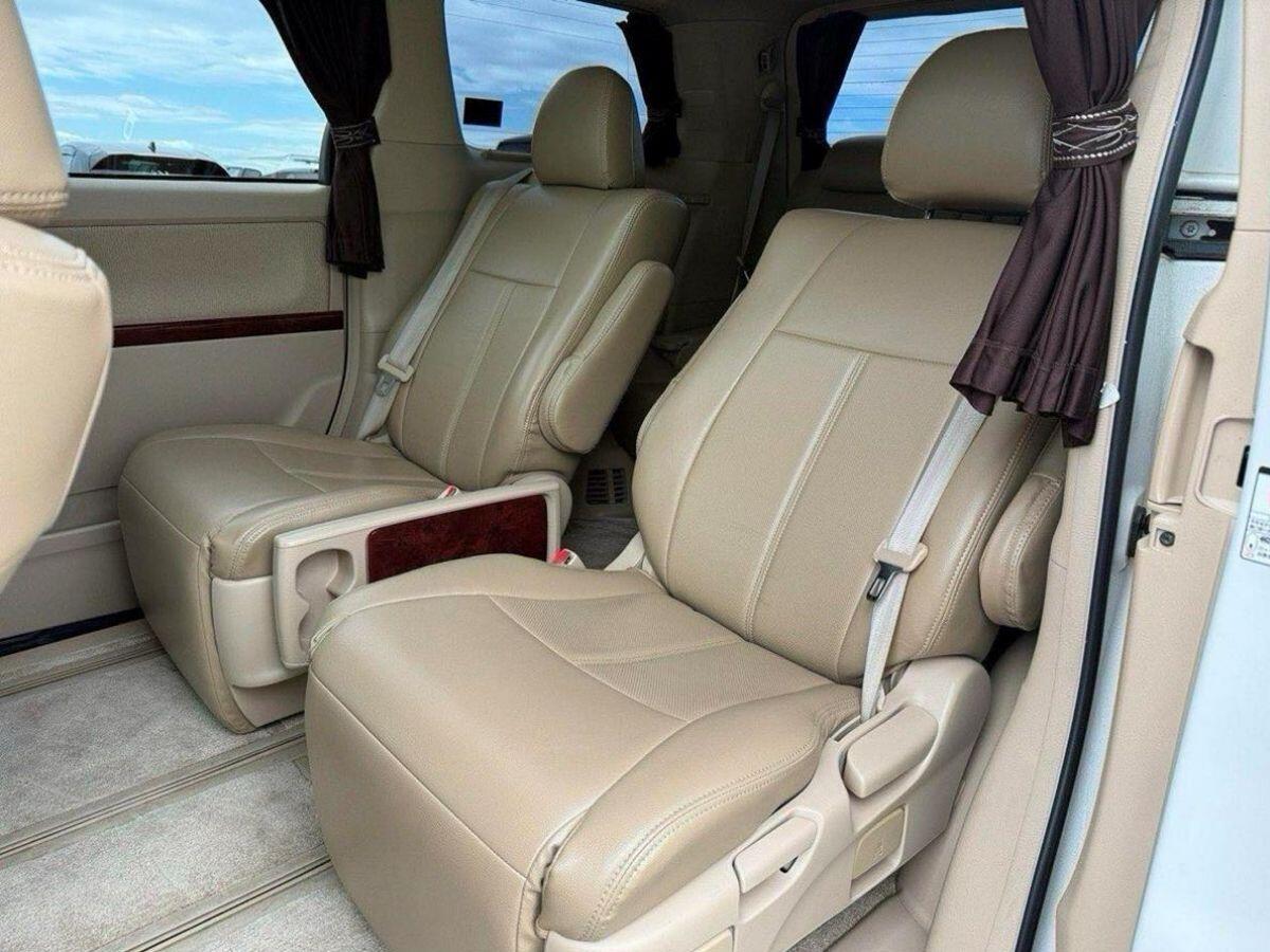 Toyota Vellfire view 15