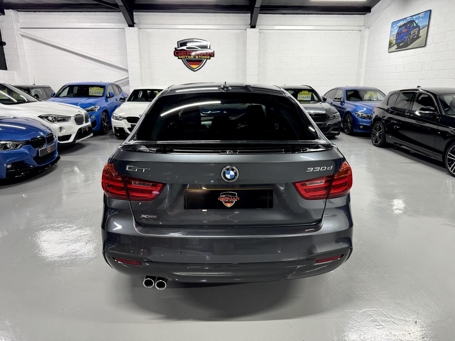 BMW 3 Series view 22