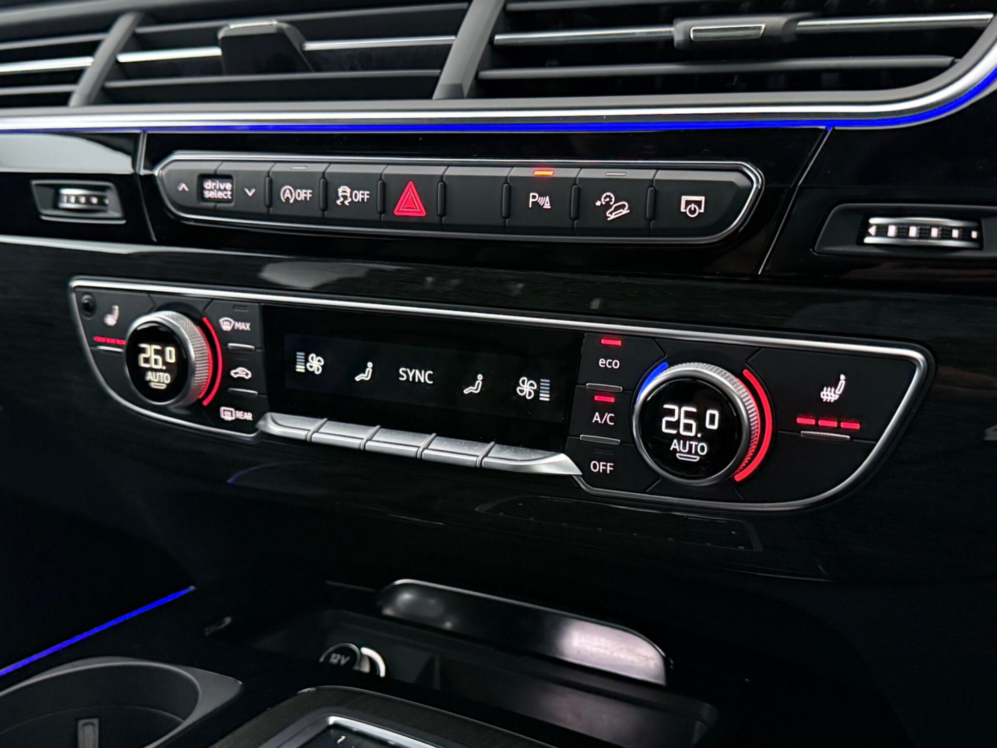 Audi Q7 view 20