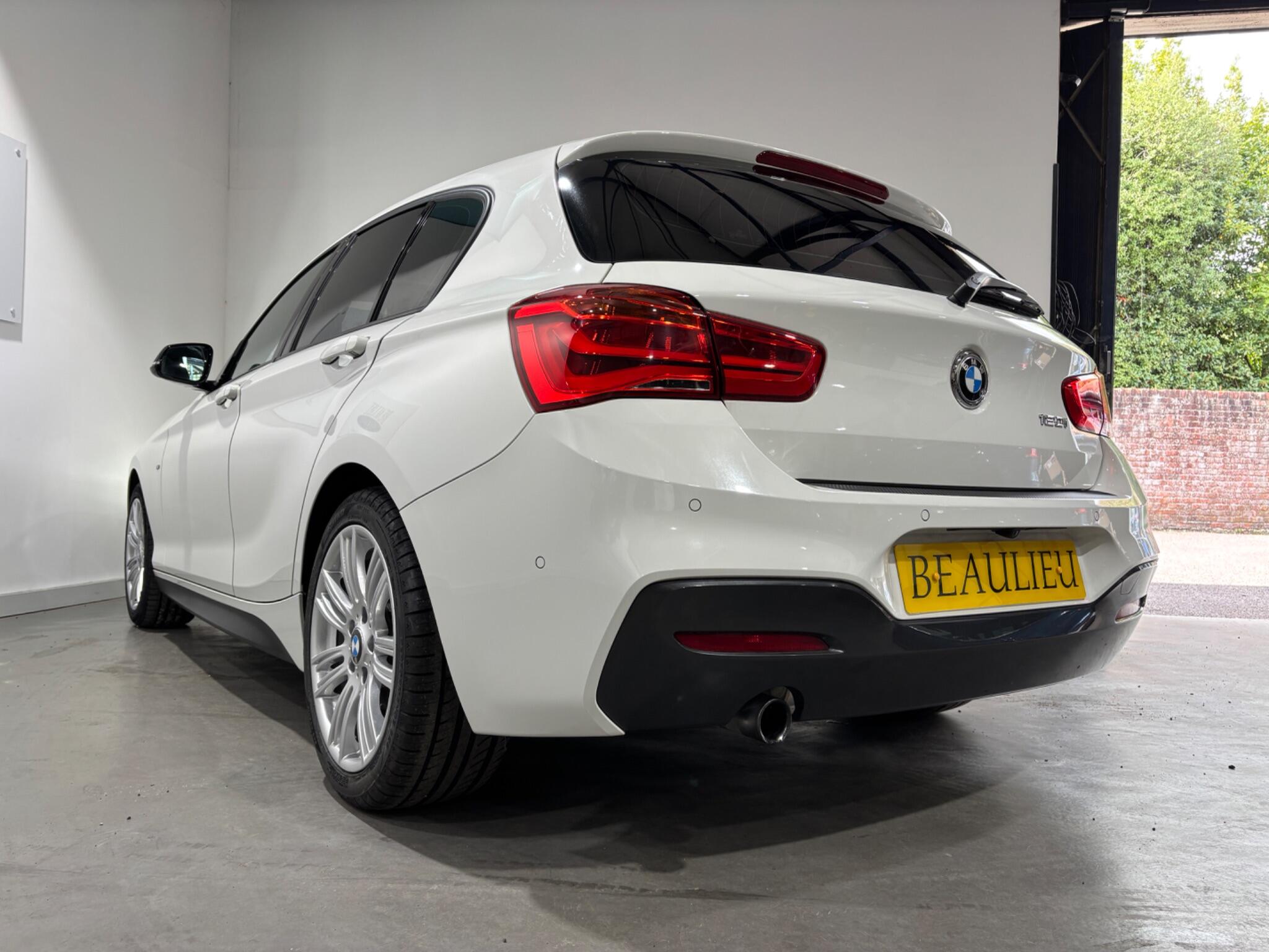 BMW 1 Series view 4