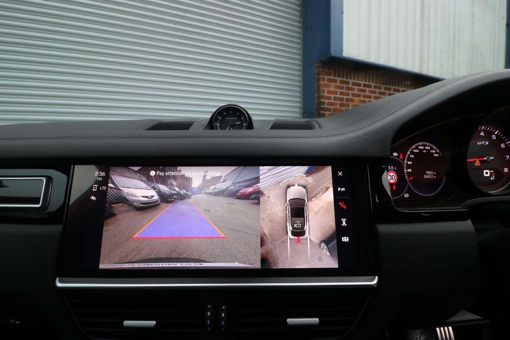 Porsche Cayenne view 22