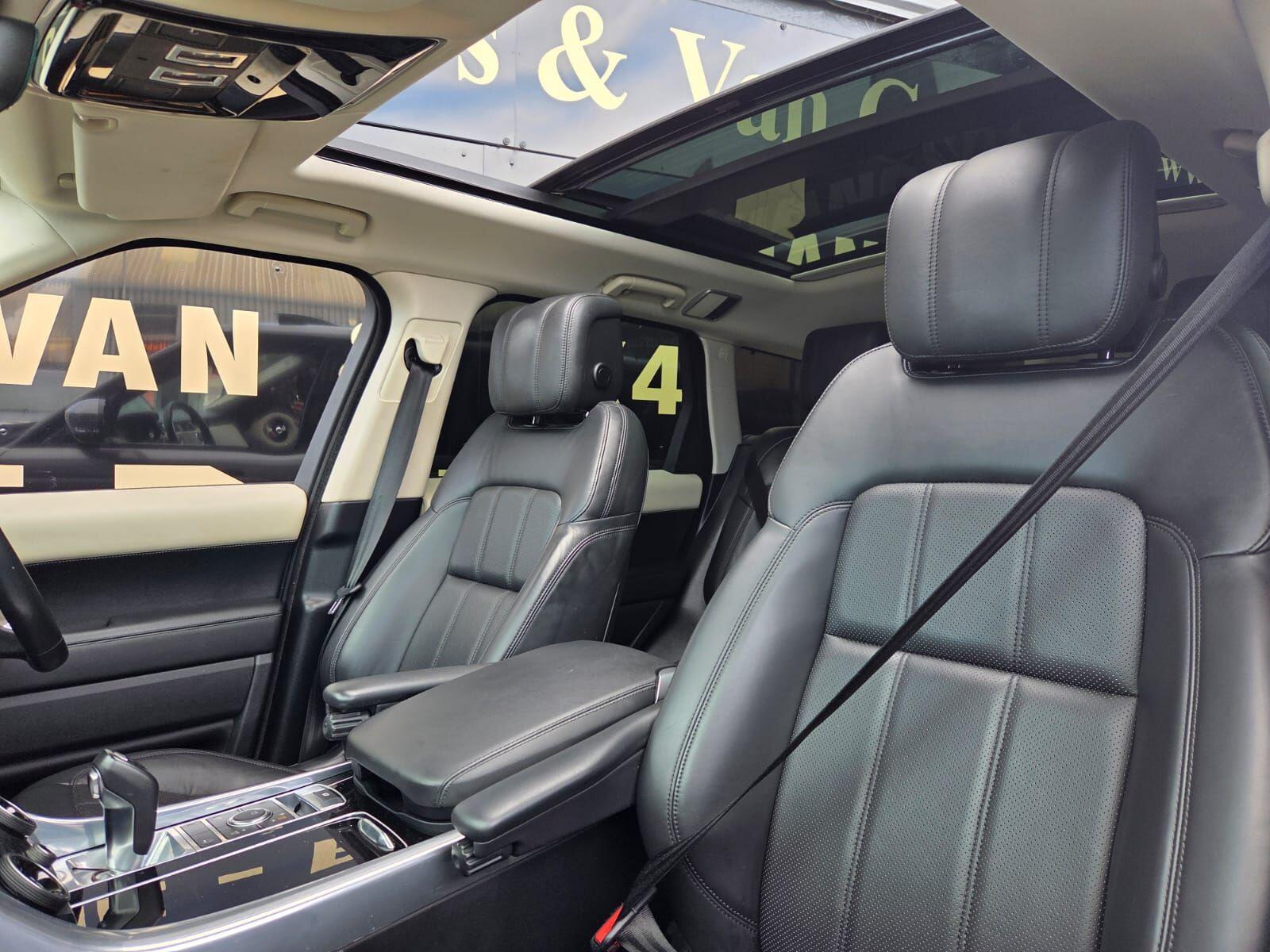 Land Rover Range Rover Sport view 3
