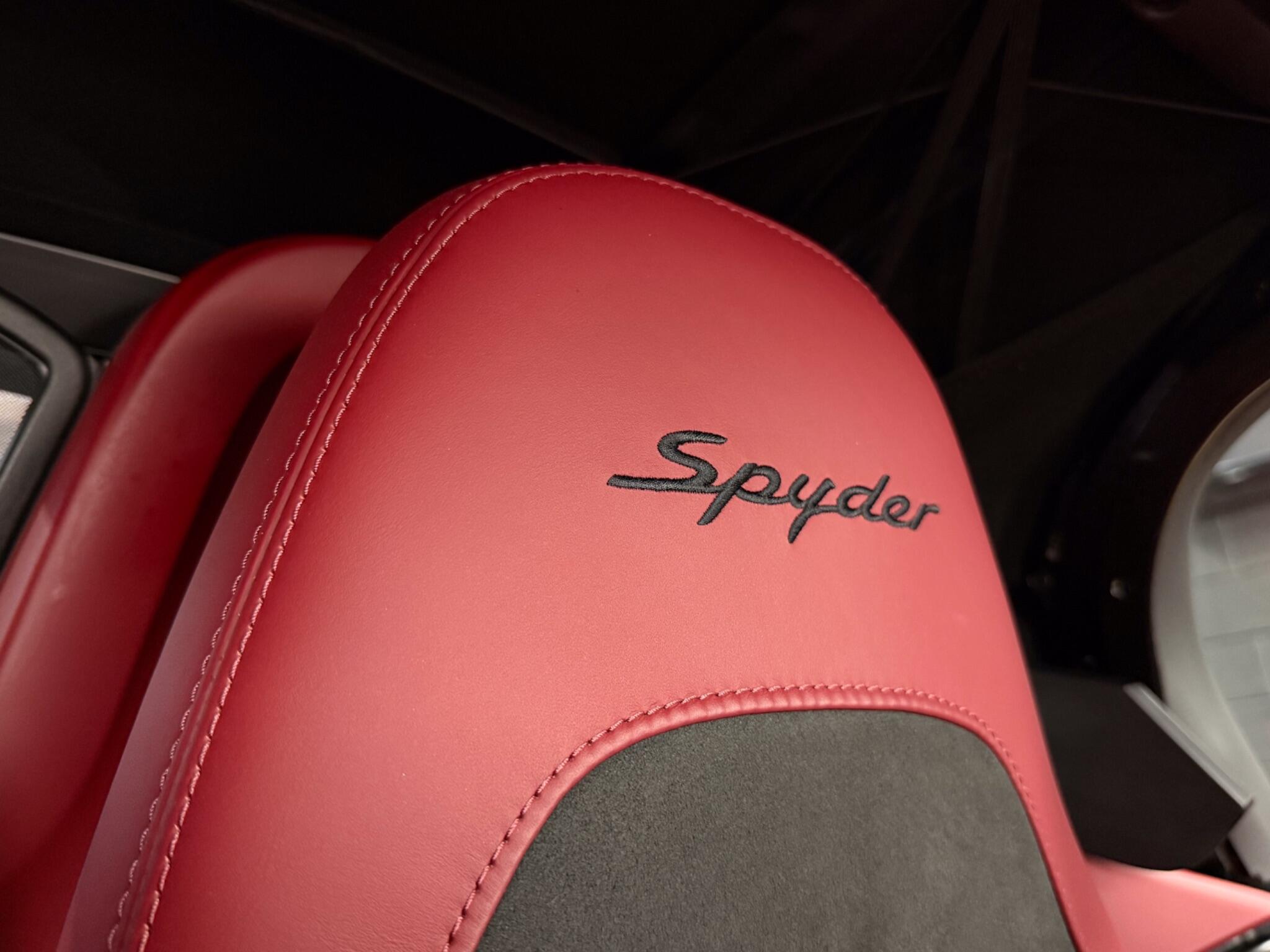 Porsche 718 Spyder view 26
