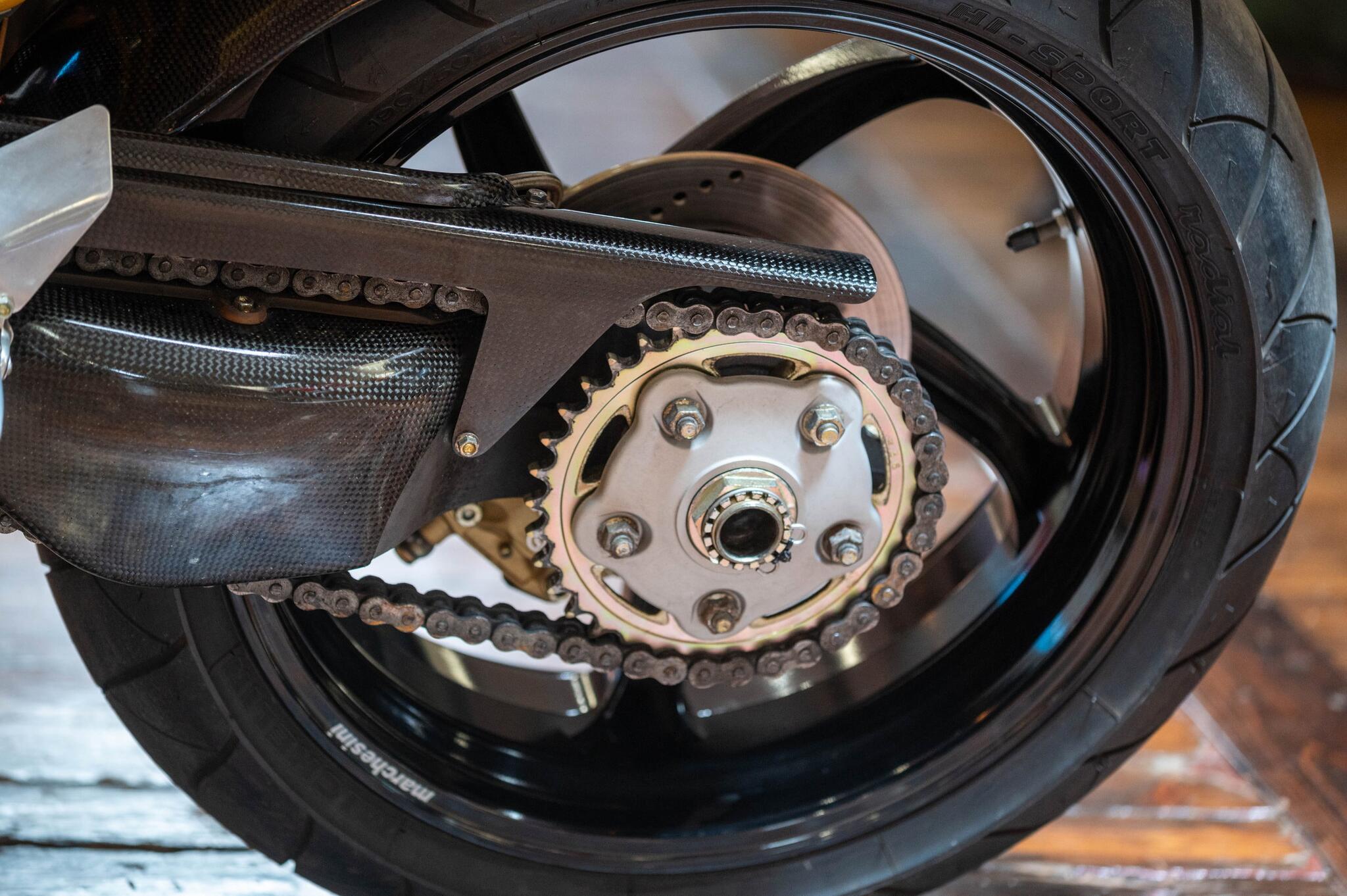 Ducati 916 view 20