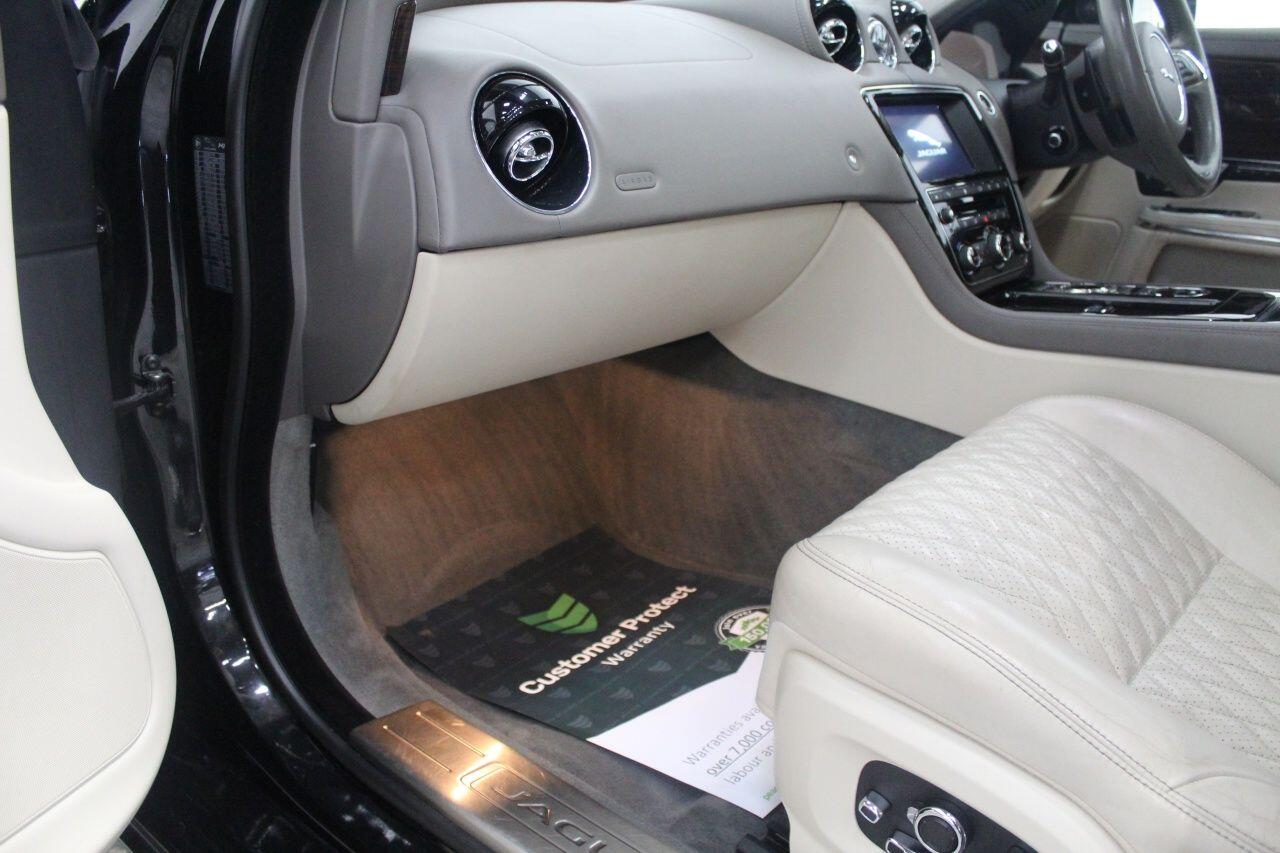 Jaguar XJ view 36