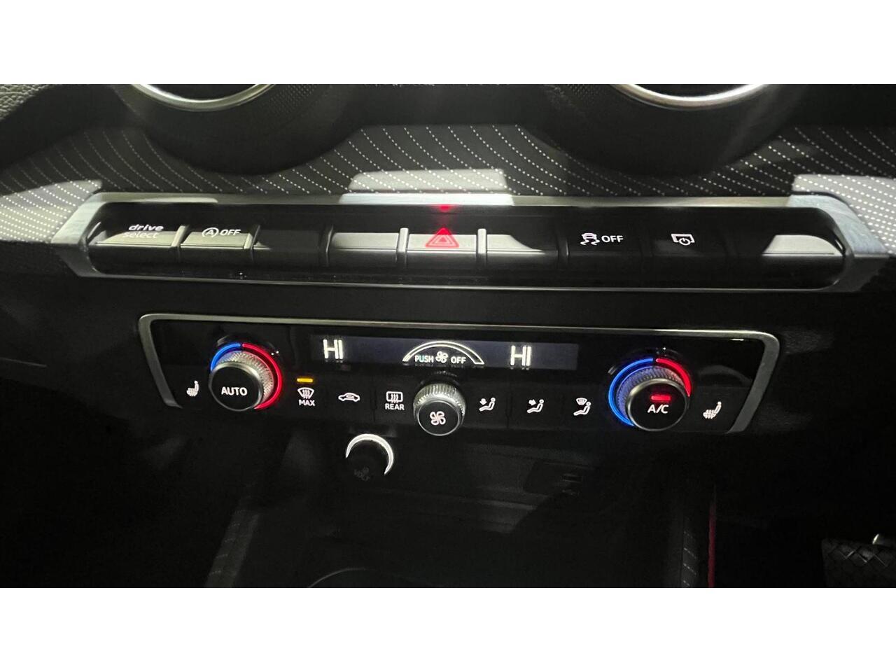 Audi Q2 view 27