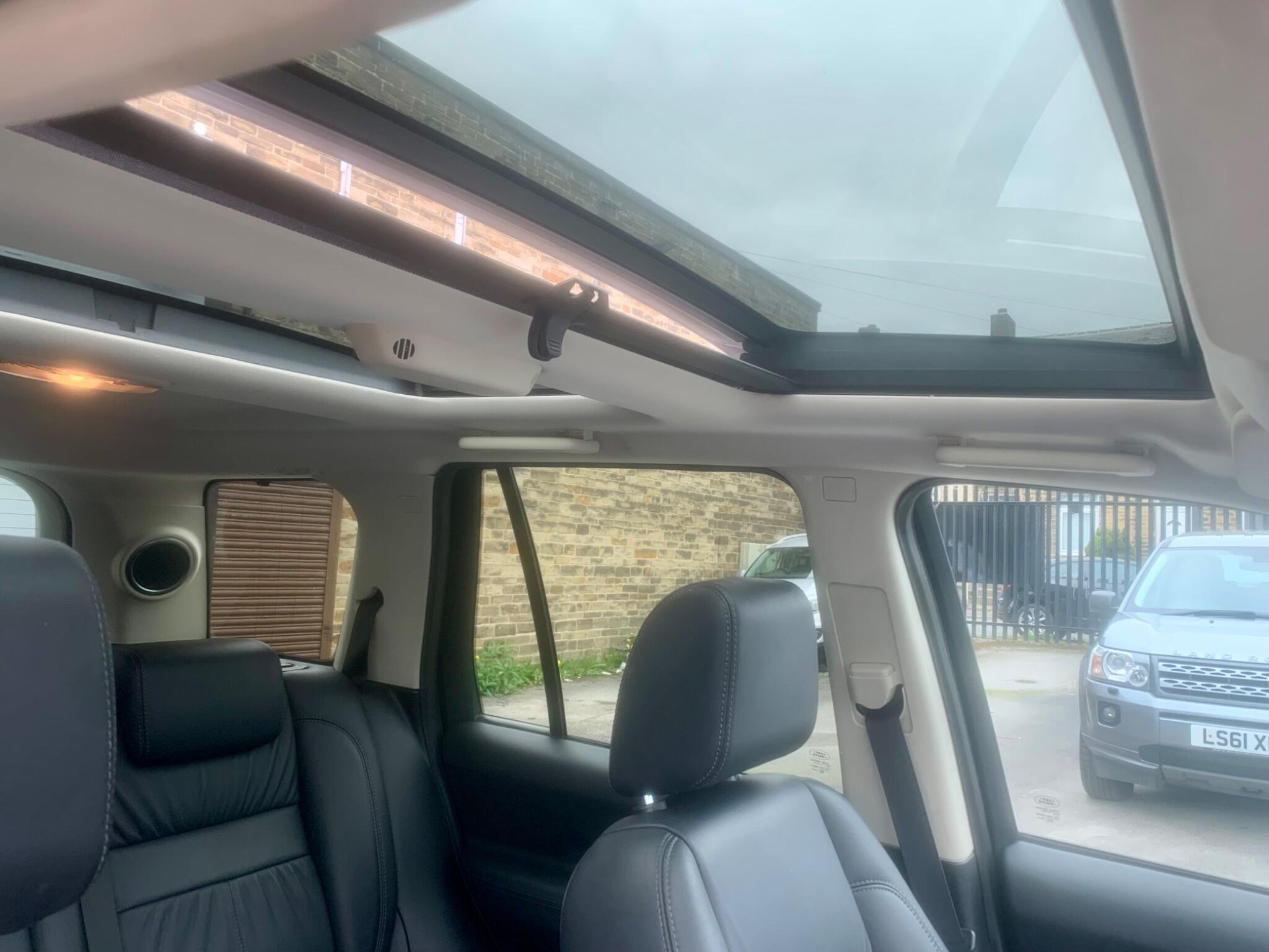 Land Rover Freelander 2 view 31