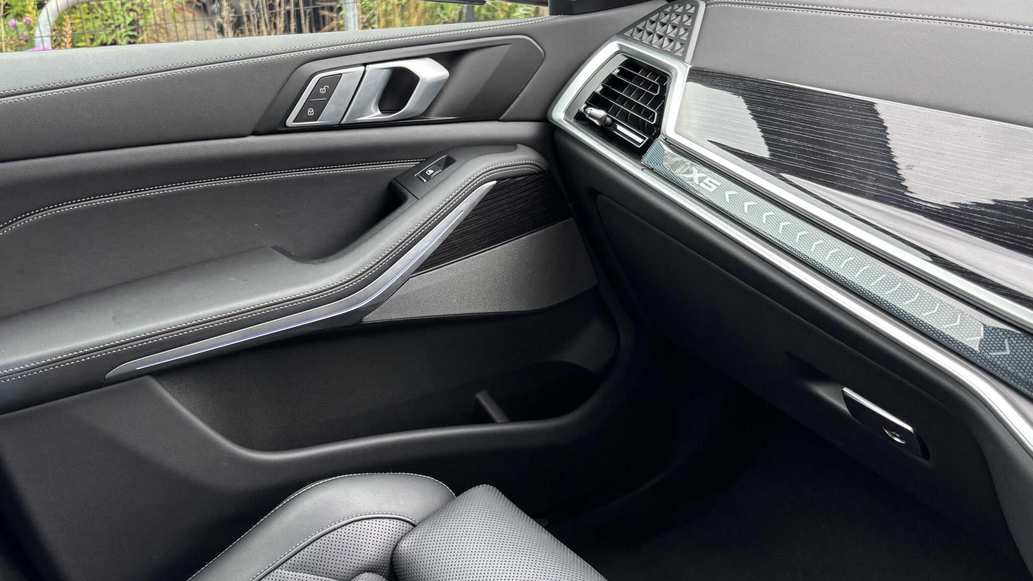BMW X5 view 20