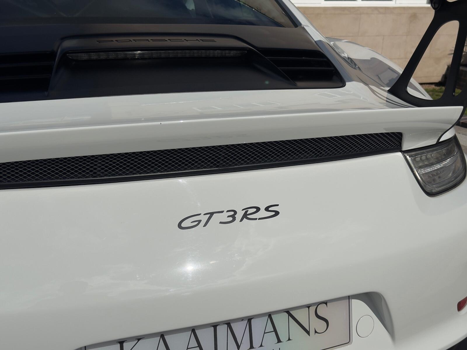 Porsche 911 view 7