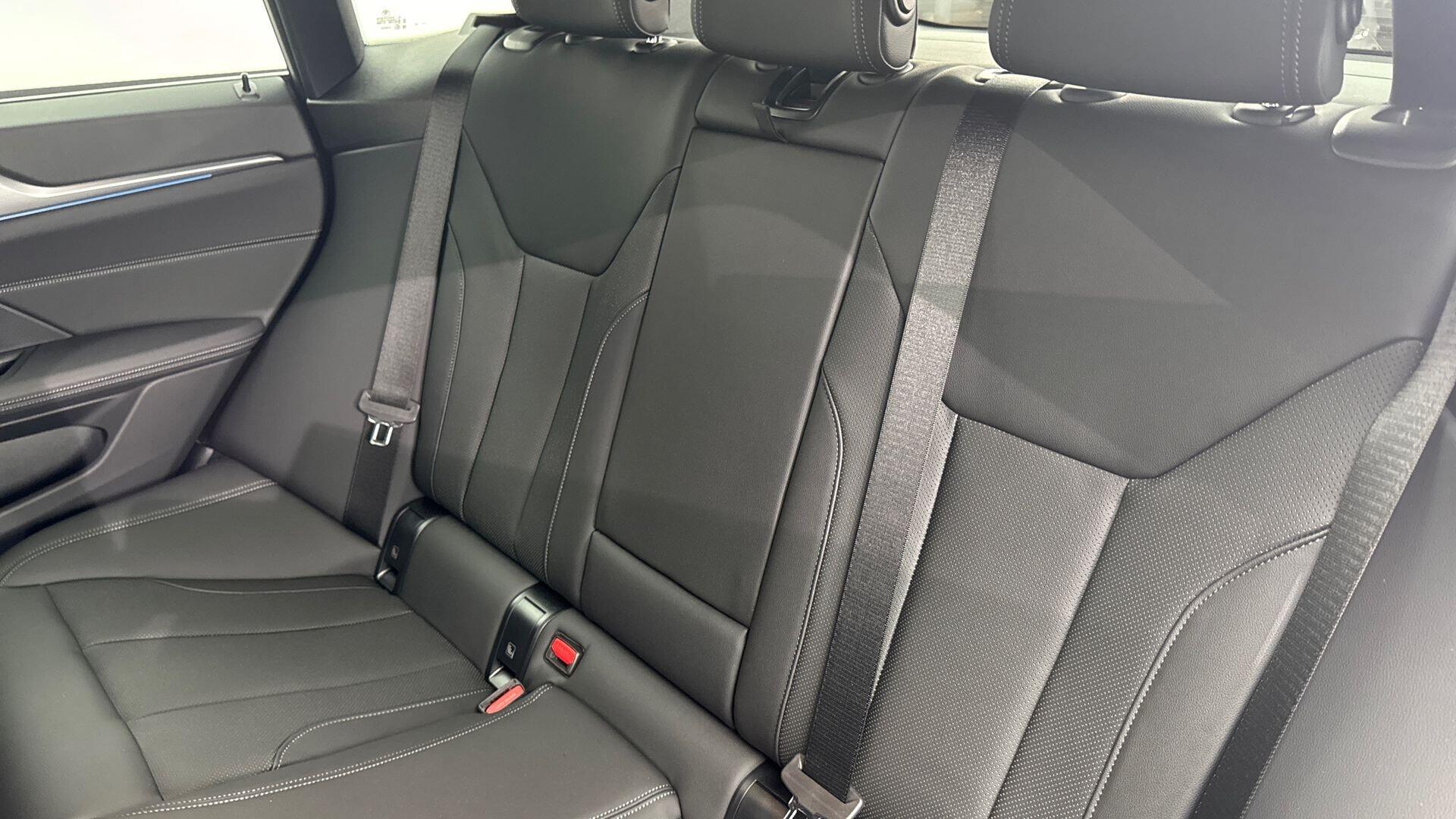 BMW i4 view 12