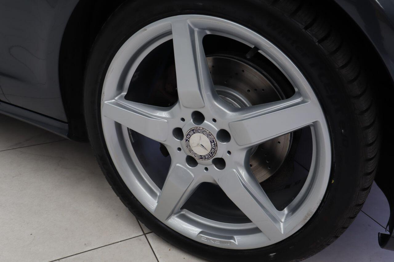Mercedes-Benz CLS view 3