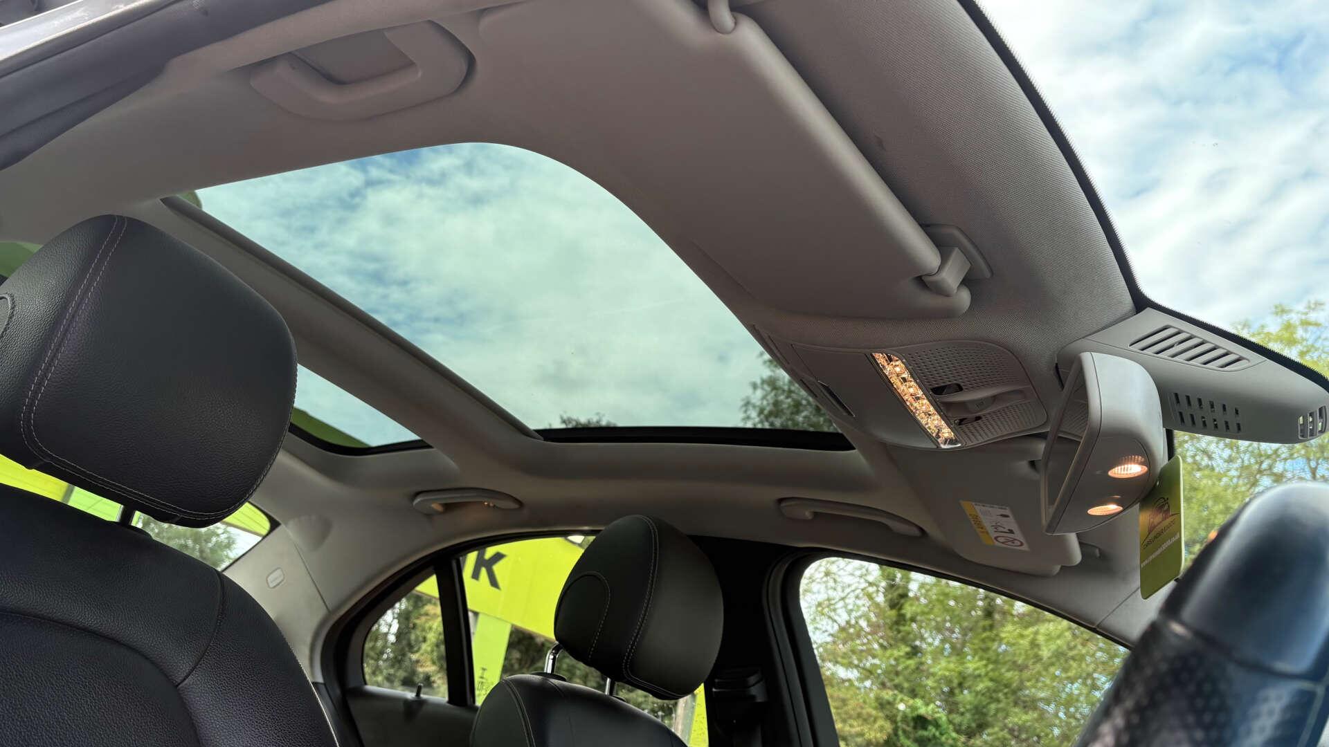 Mercedes-Benz C-Class view 41