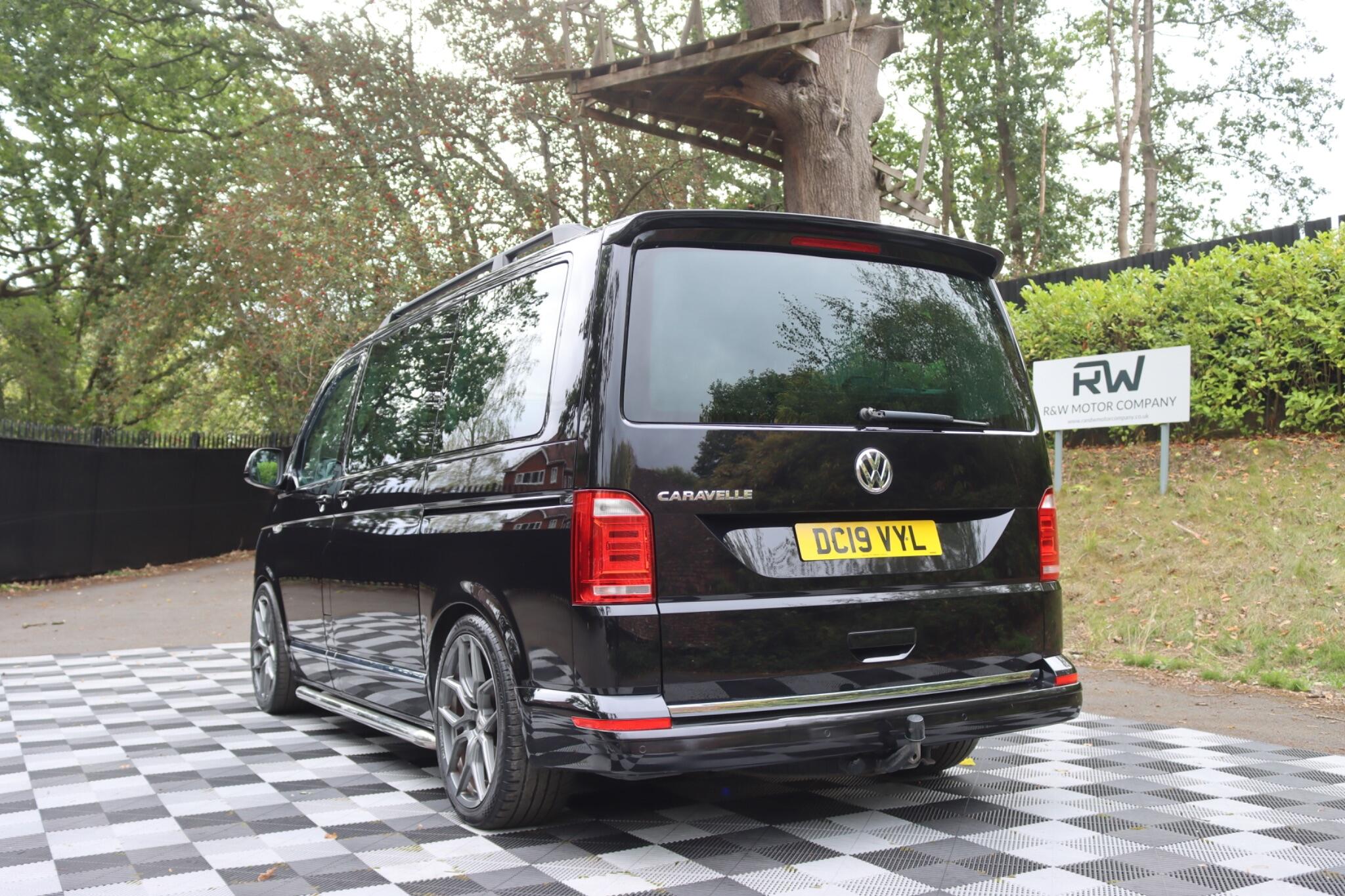 Volkswagen Caravelle view 12