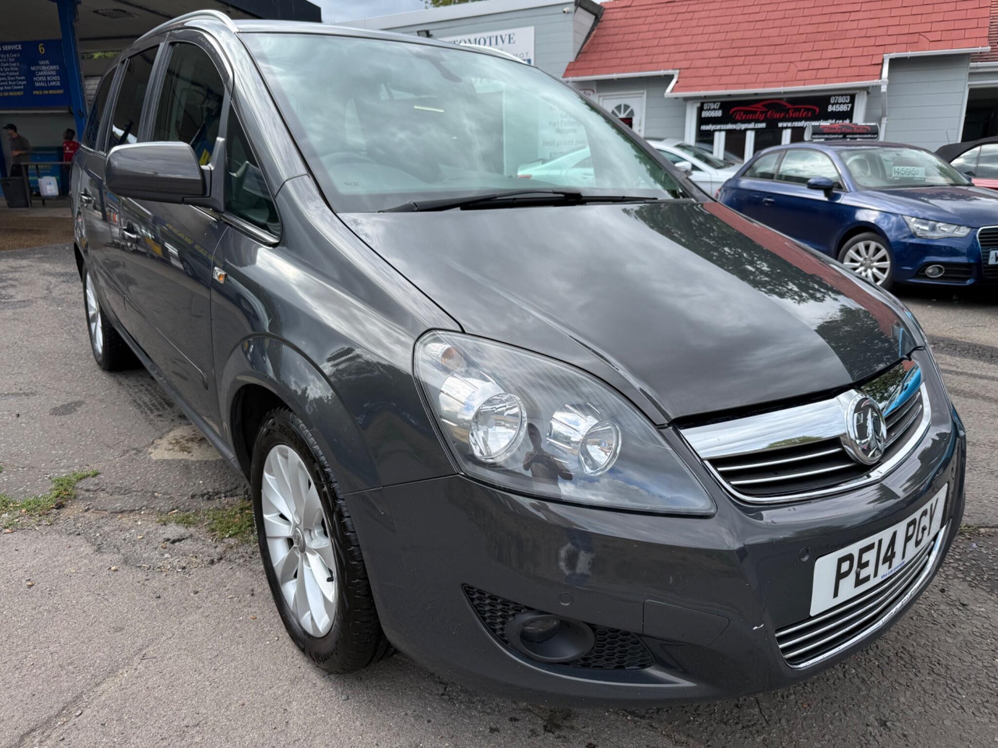 Vauxhall Zafira main image