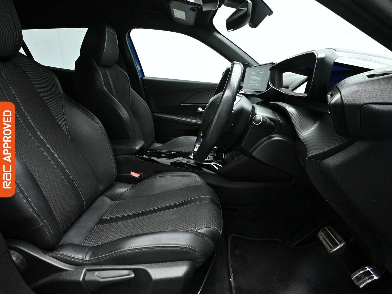 Peugeot e-2008 view 13