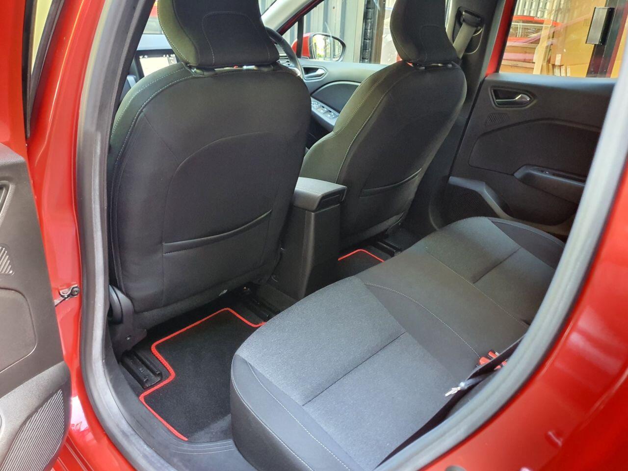 Renault Clio view 24