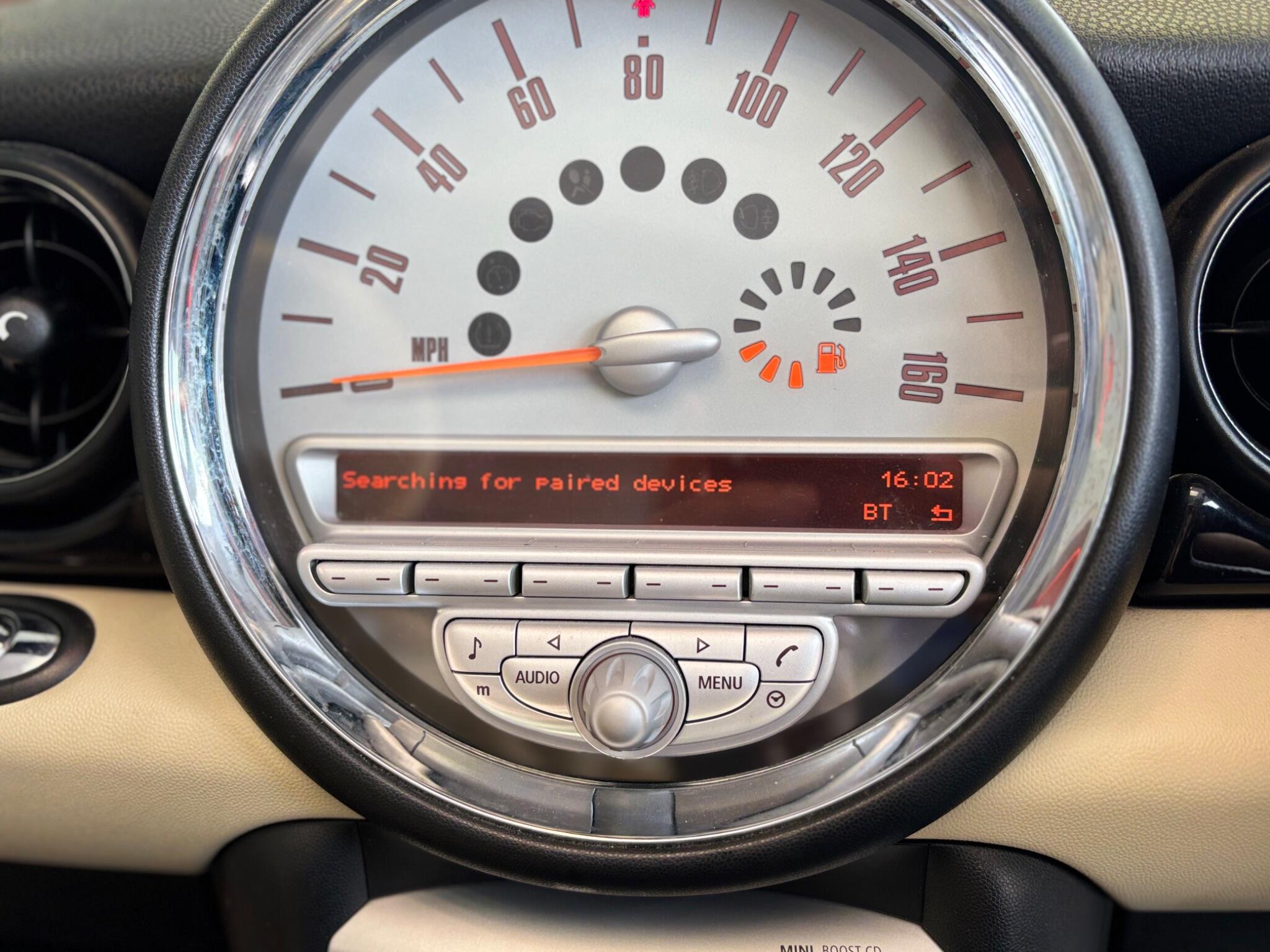 Mini Convertible view 23