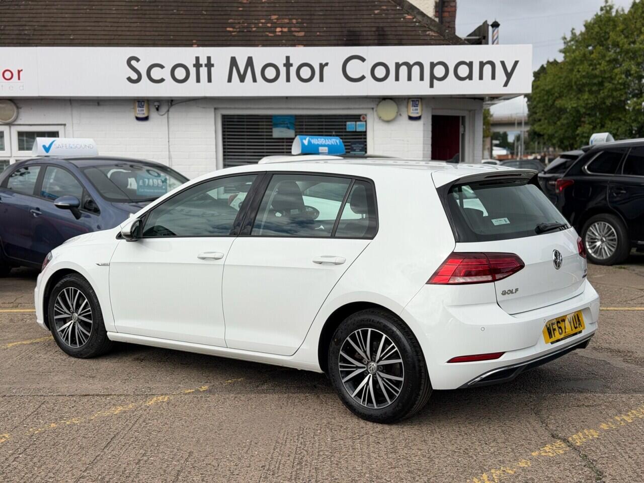 Volkswagen Golf view 2