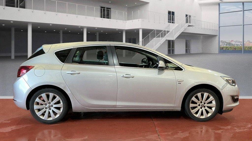 Vauxhall Astra view 5
