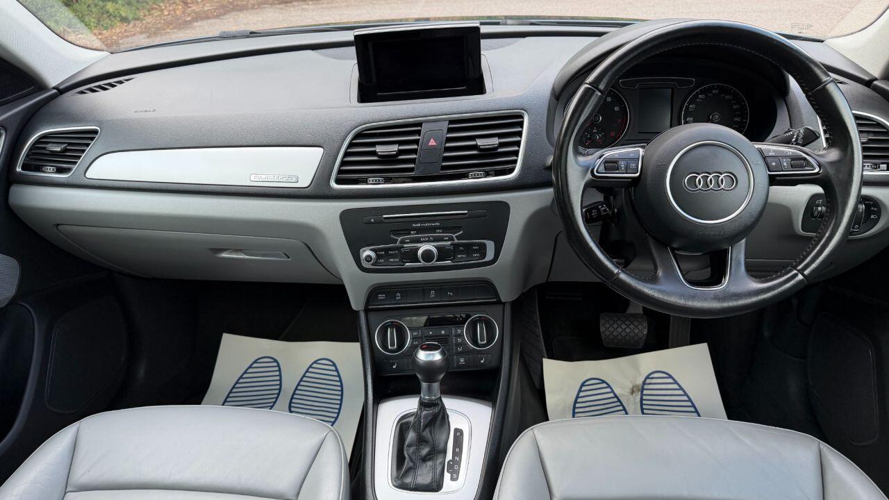 Audi Q3 view 15