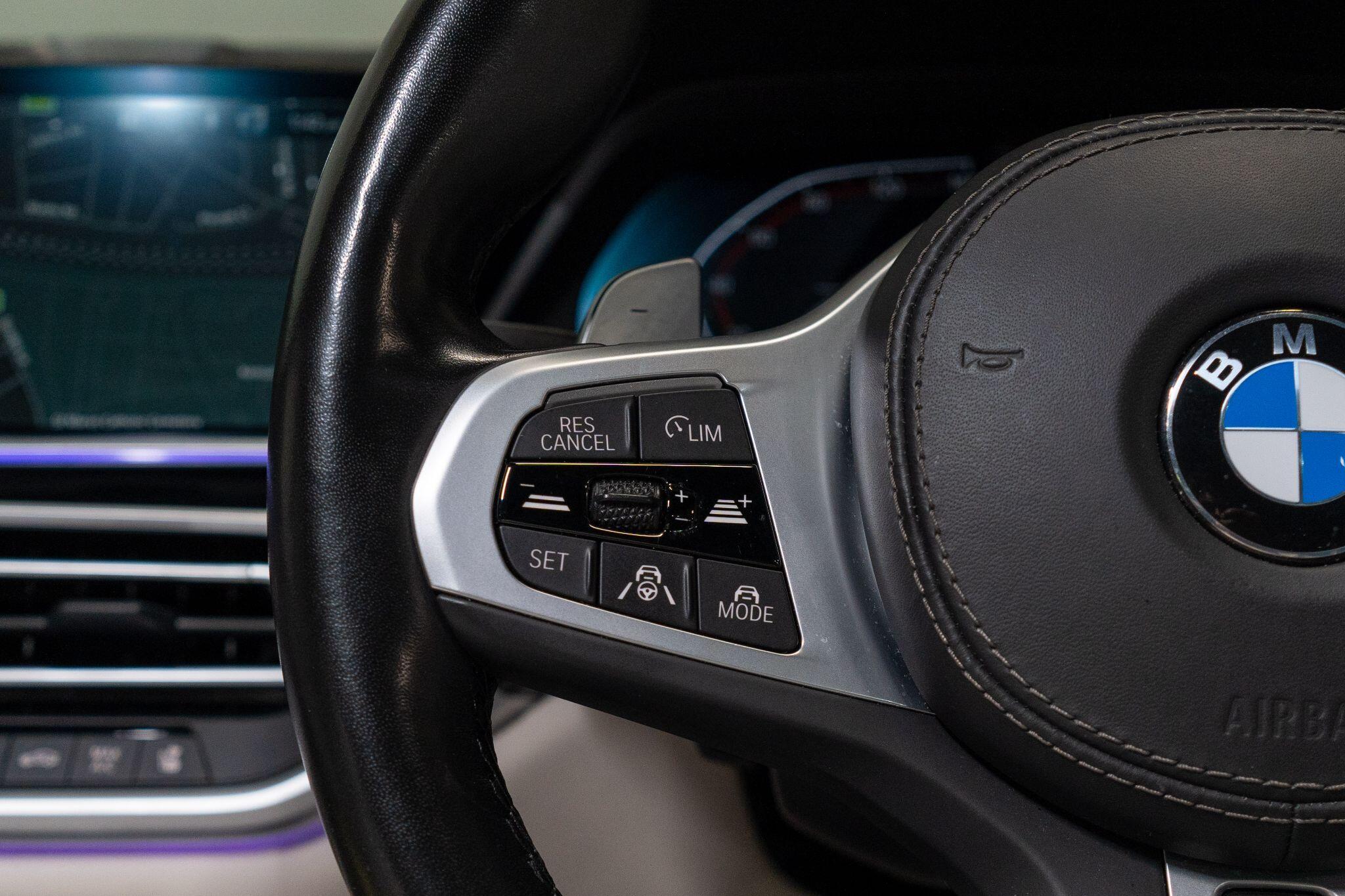 BMW X7 view 34