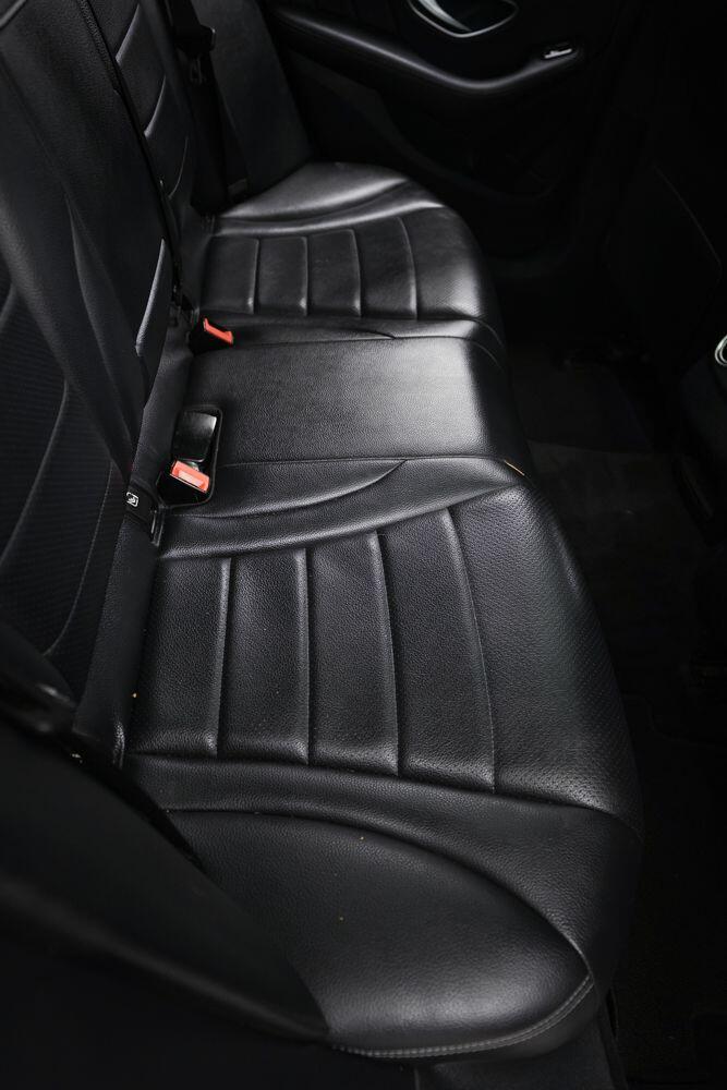 Mercedes-Benz C Class view 14