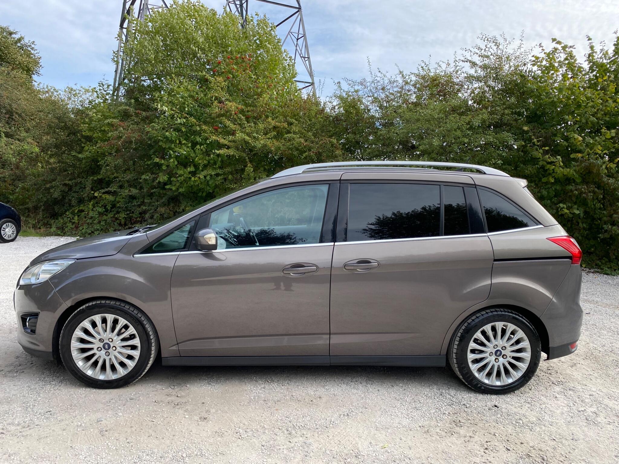 Ford Grand C-Max view 4