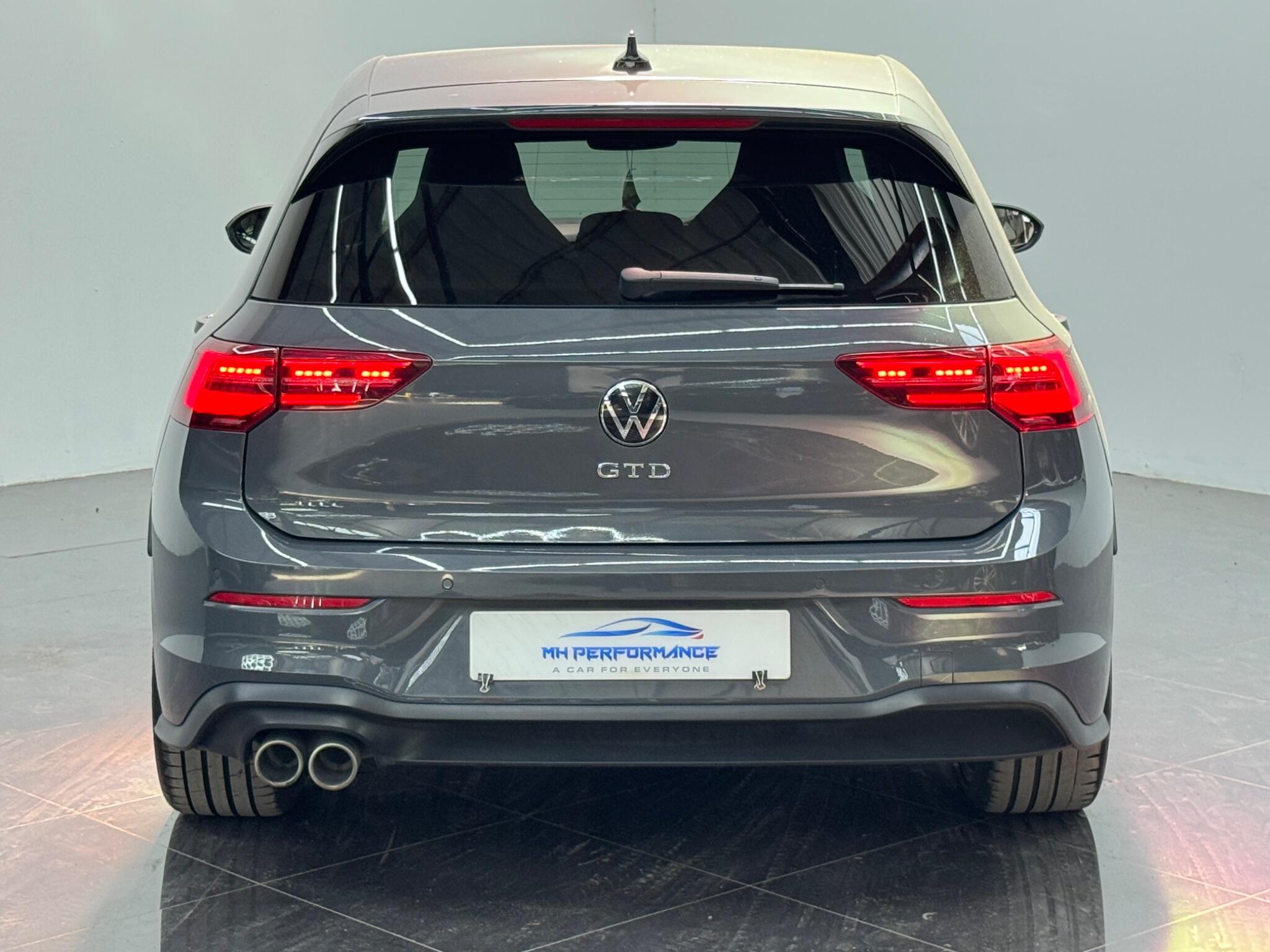 Volkswagen Golf view 4