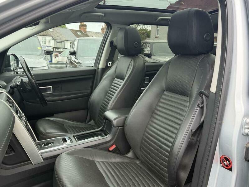 Land Rover Discovery Sport view 28