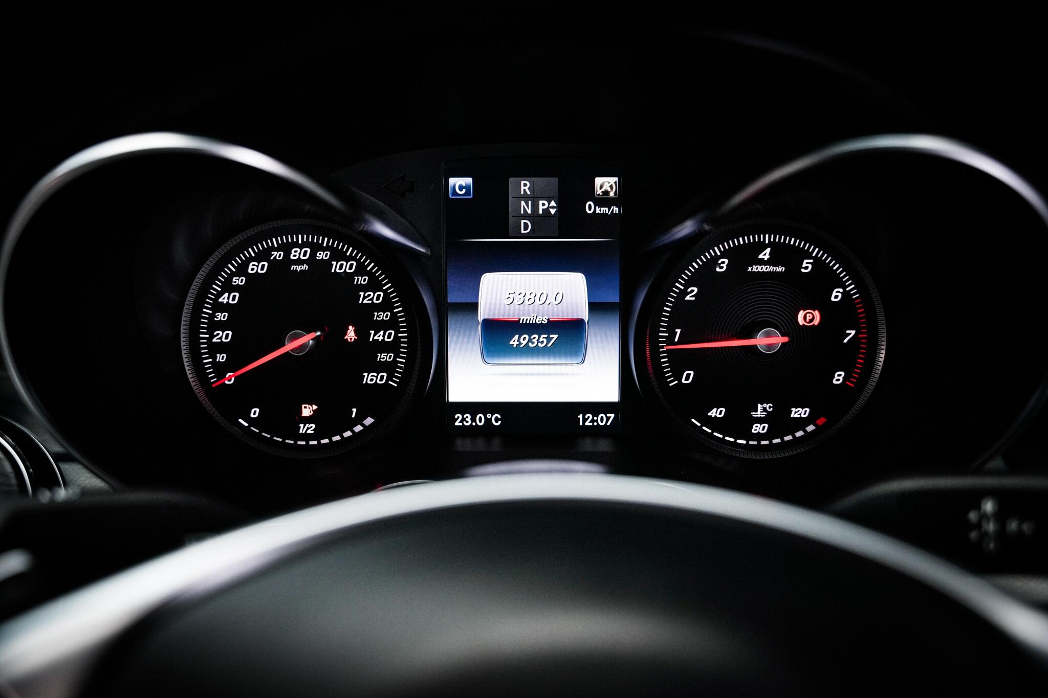 Mercedes-Benz C-Class view 21