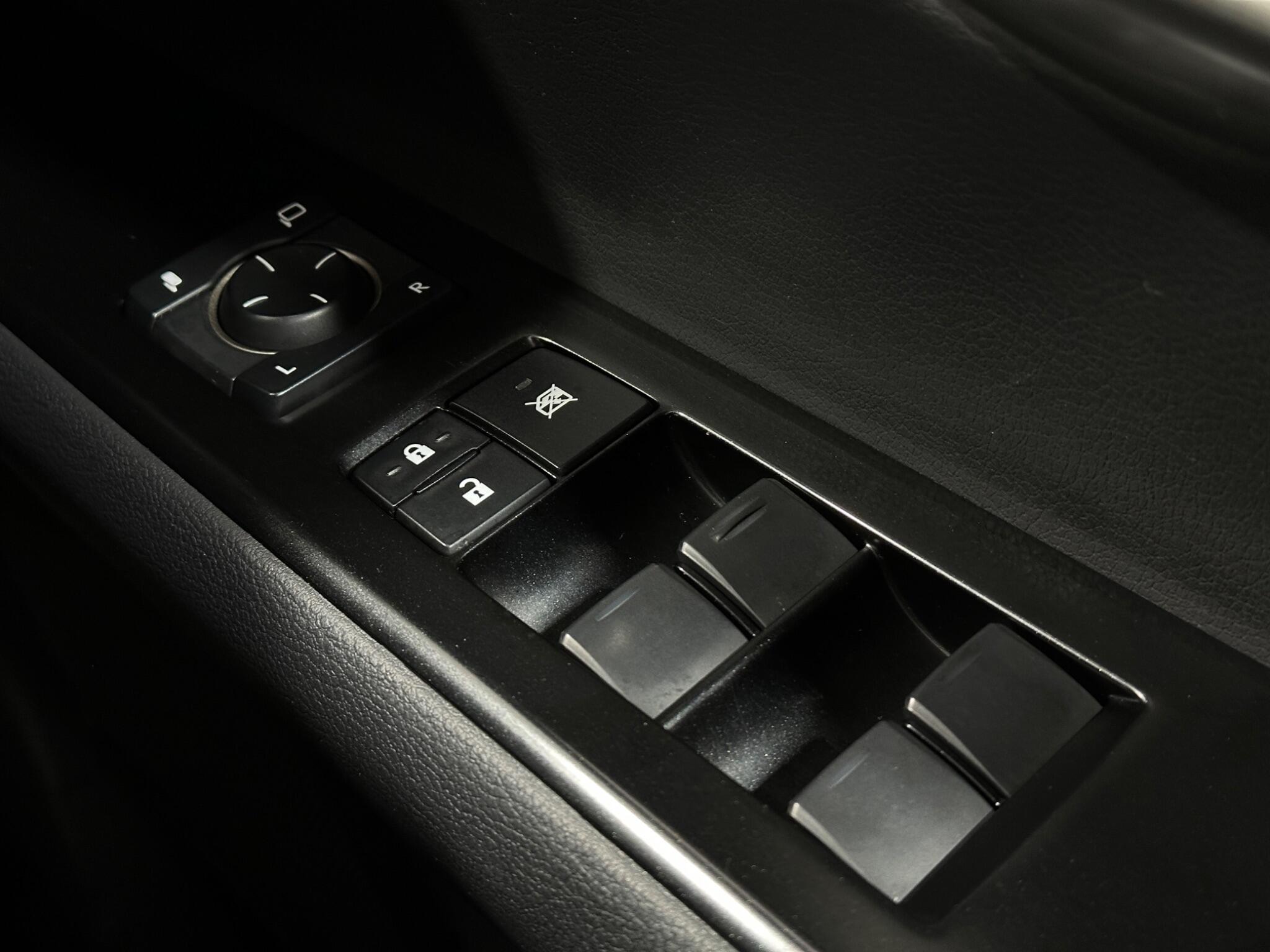 Lexus UX view 18