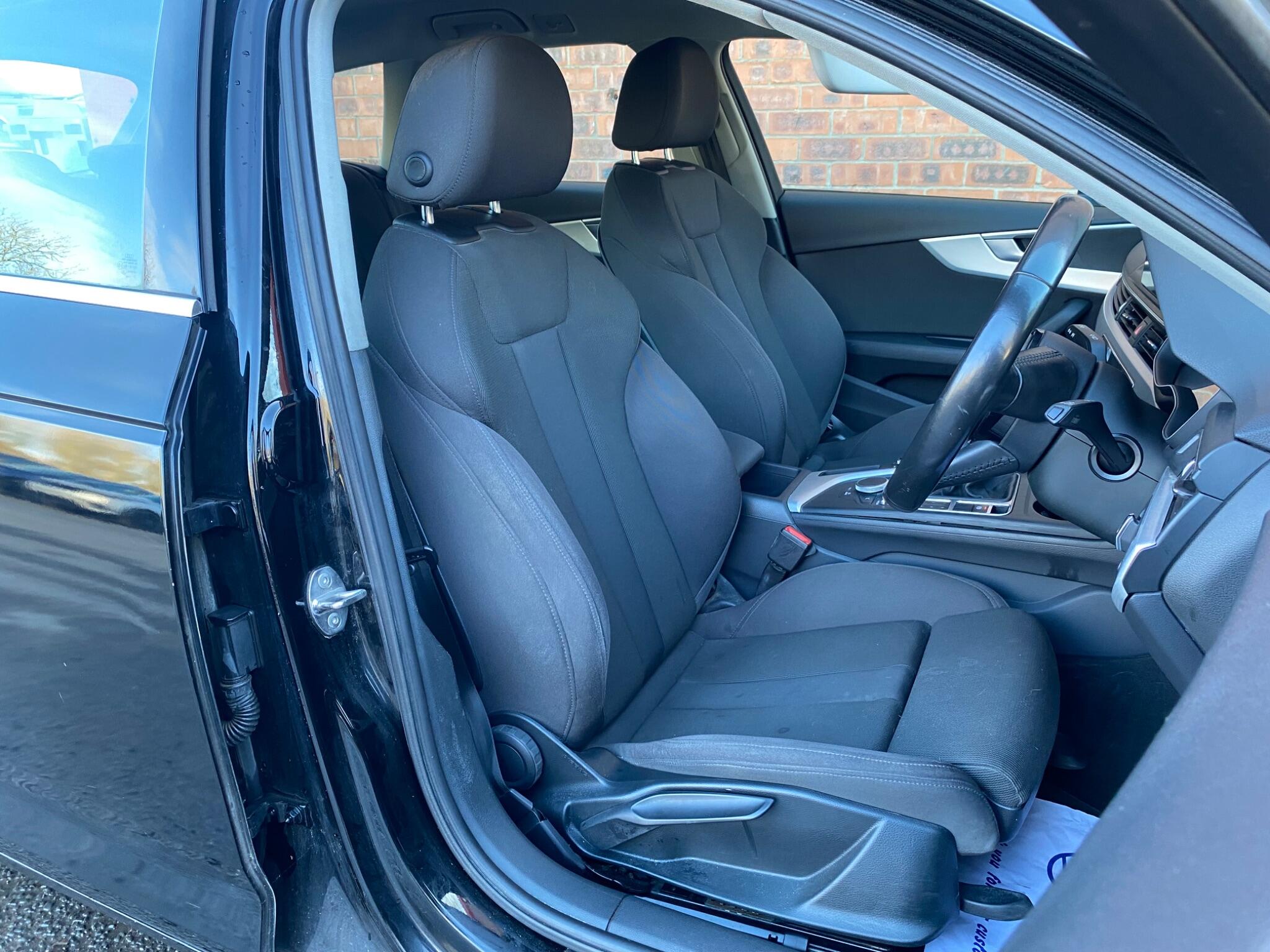 Audi A4 view 54
