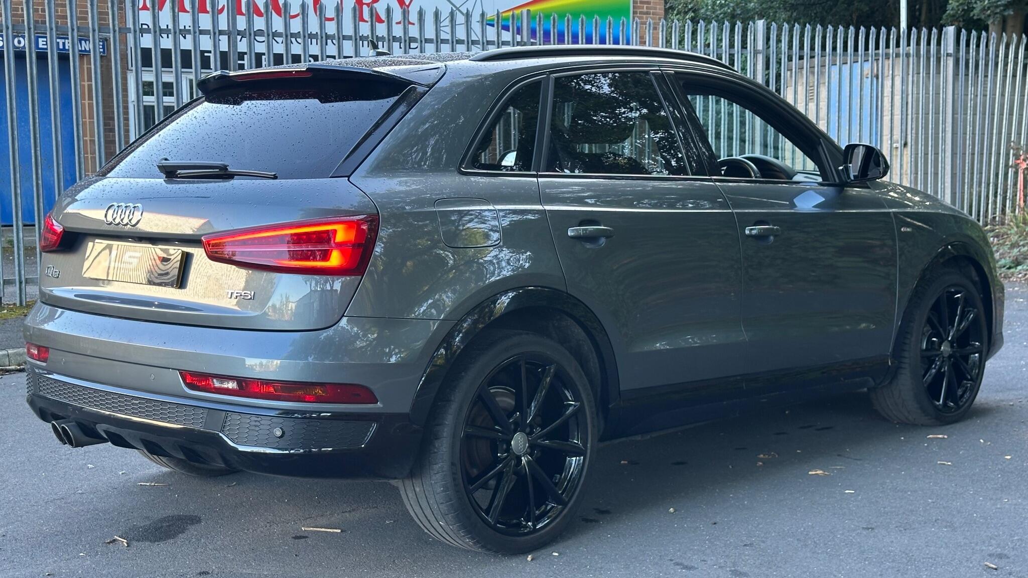 Audi Q3 view 13