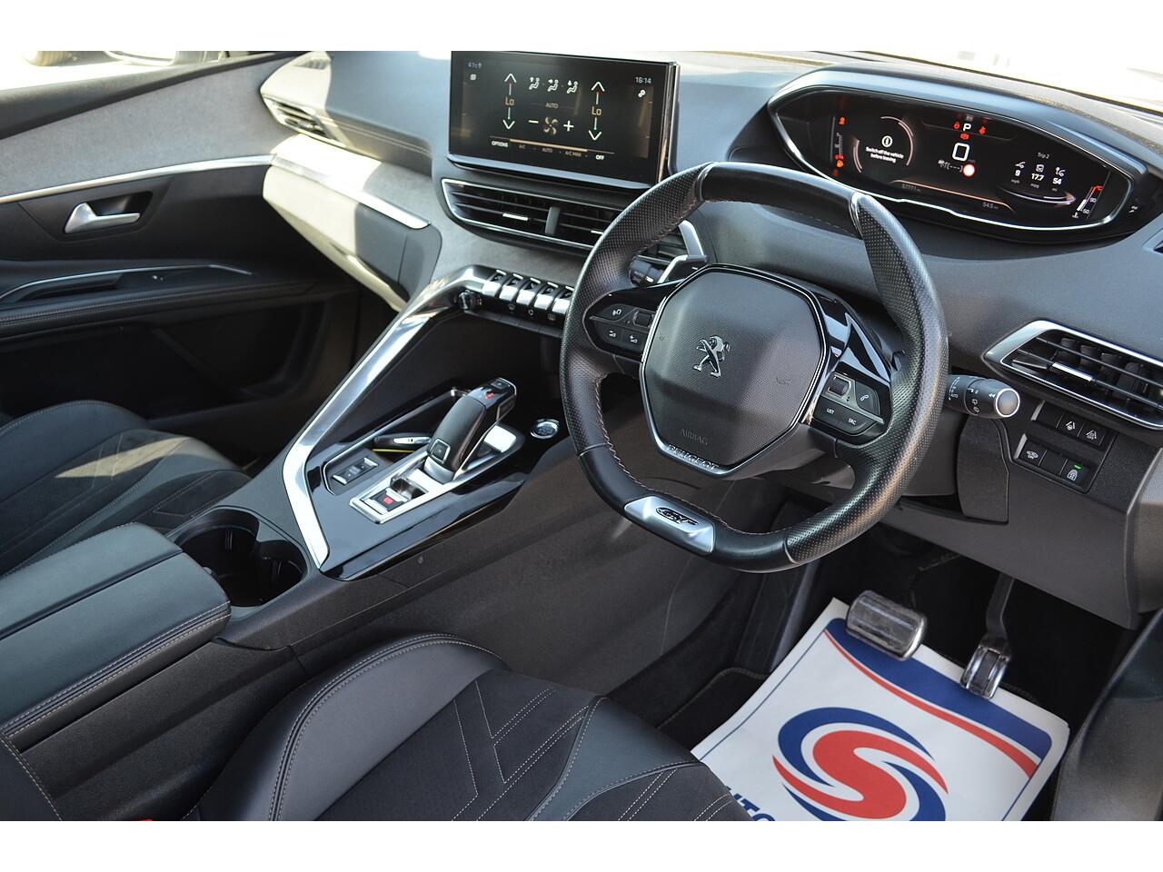Peugeot 5008 view 2