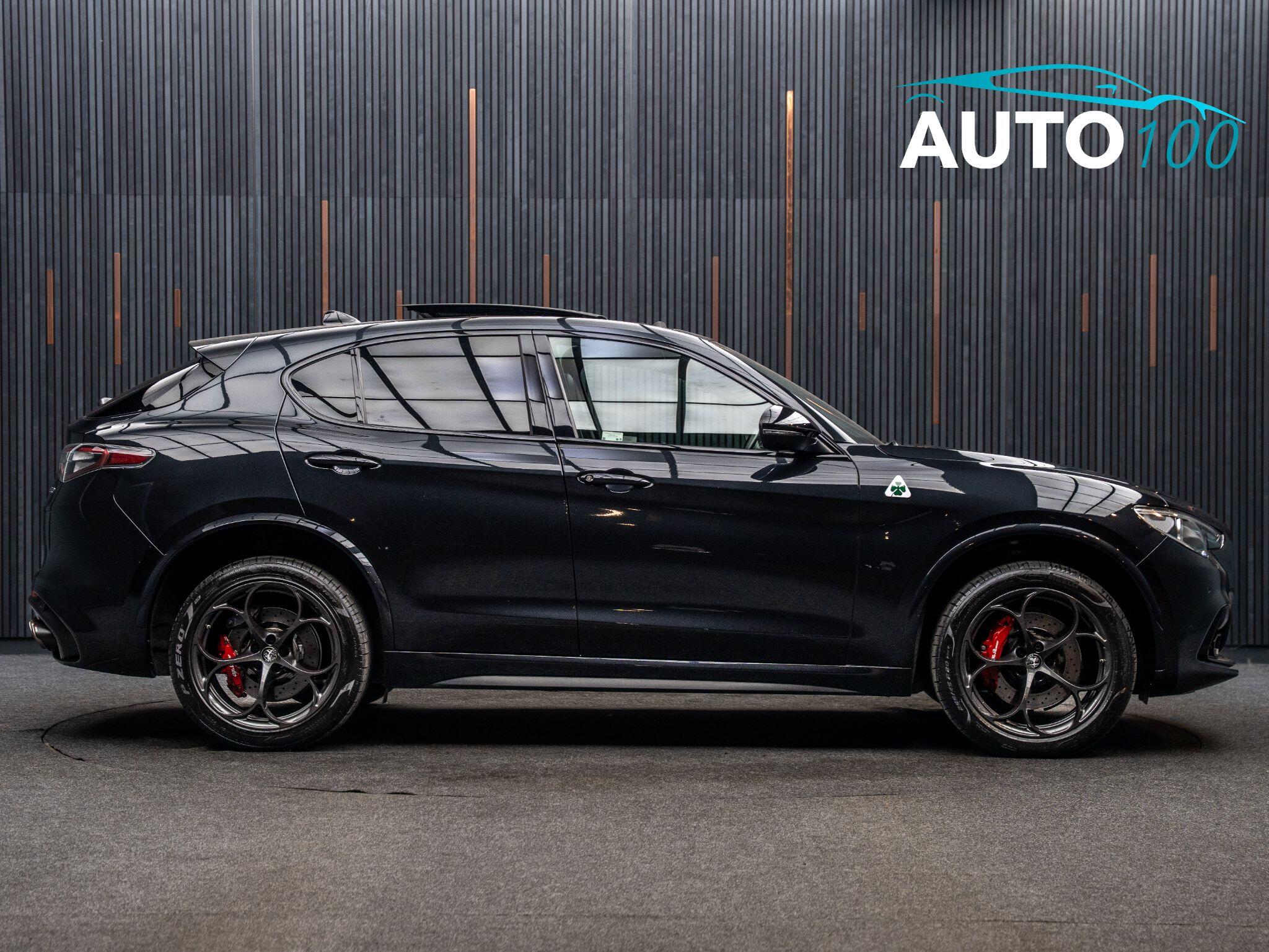 Alfa Romeo Stelvio view 9