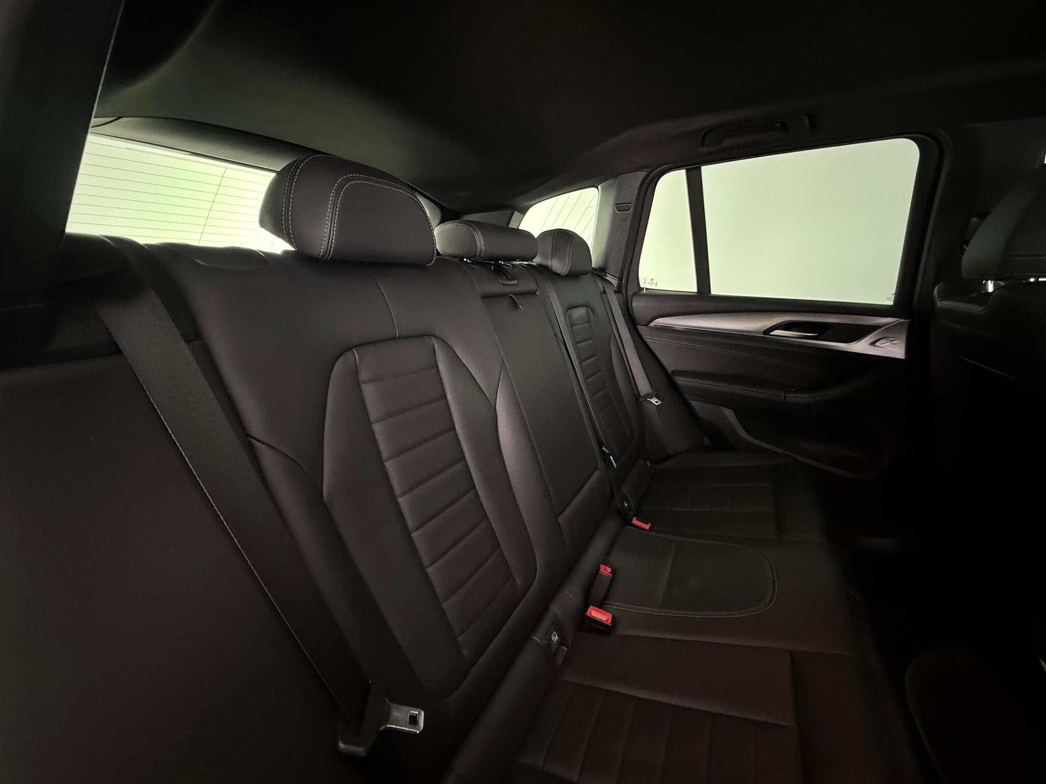 BMW X3 view 32