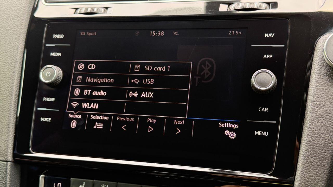 Volkswagen Golf view 20