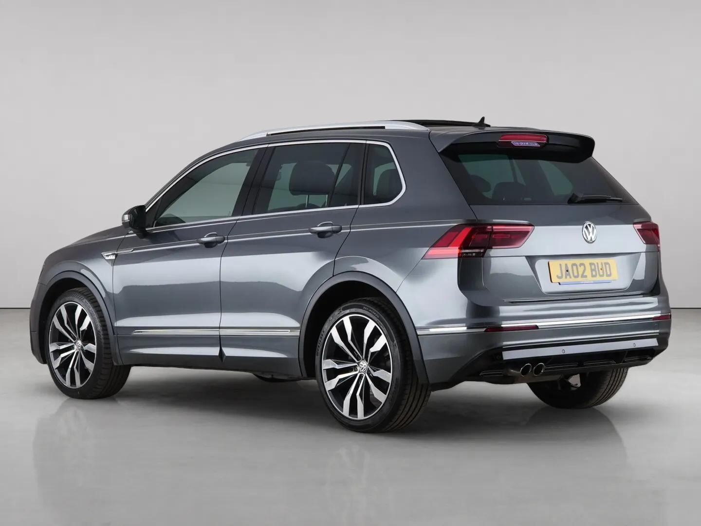 Volkswagen Tiguan view 5