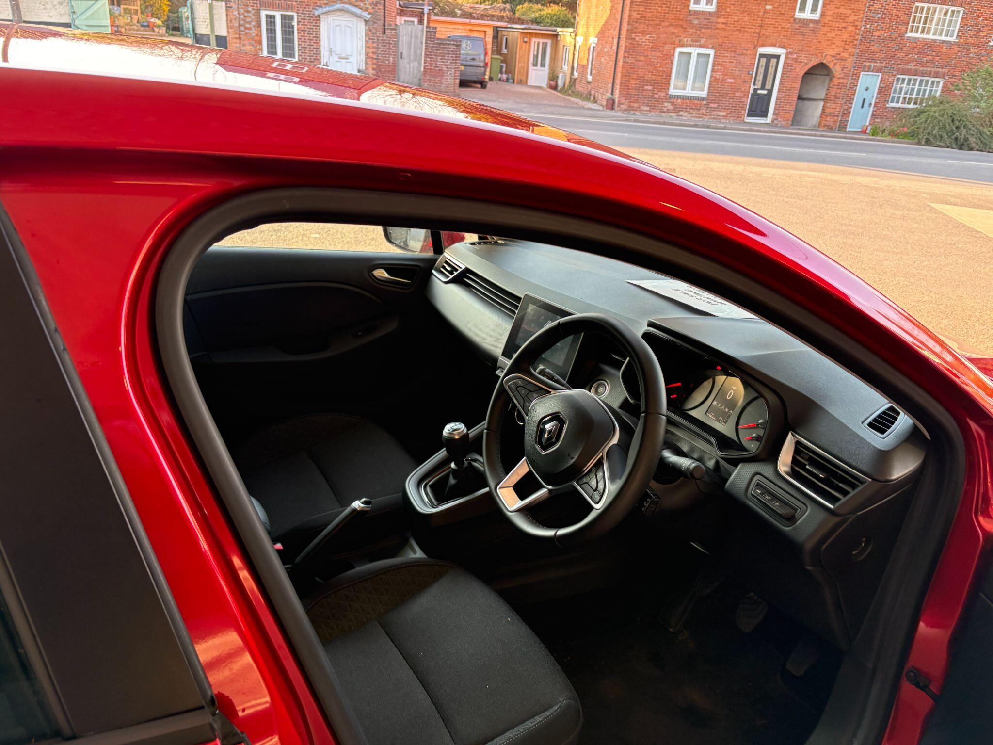 2021 Renault Clio 1.0 TCe Iconic Euro 6 (s/s) 5dr • 17,950 miles image 7