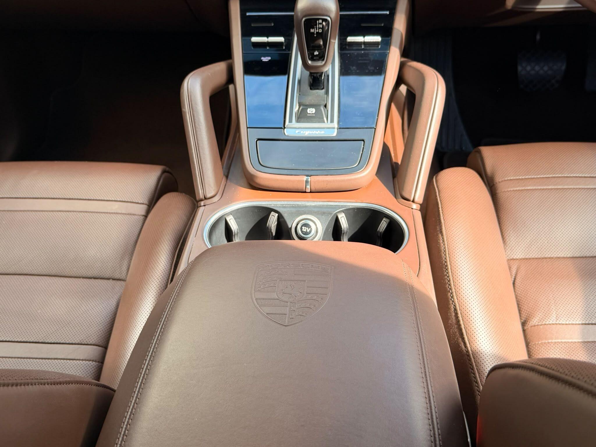 Porsche Cayenne view 22