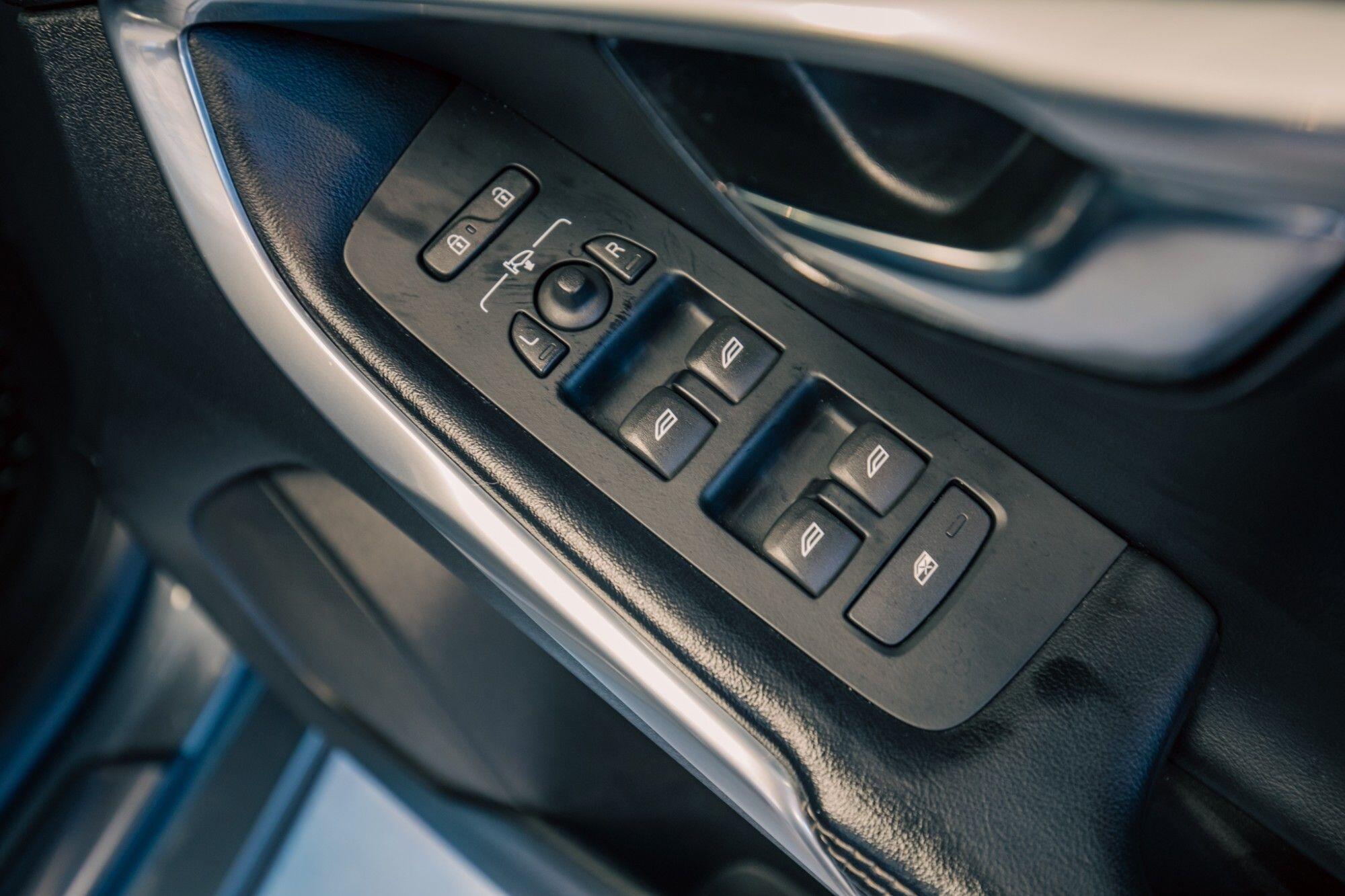 Volvo V40 view 11