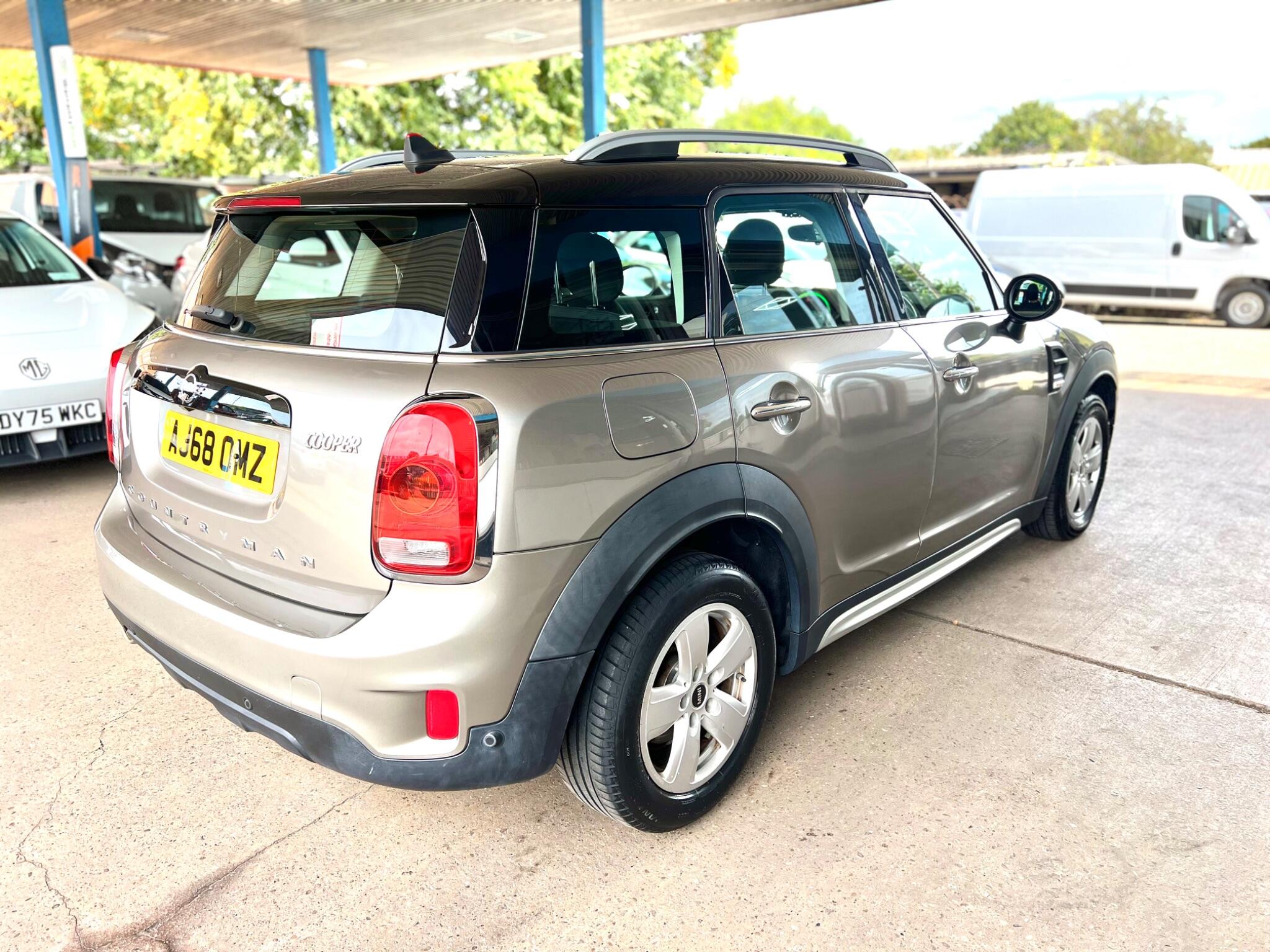 Mini Countryman view 14