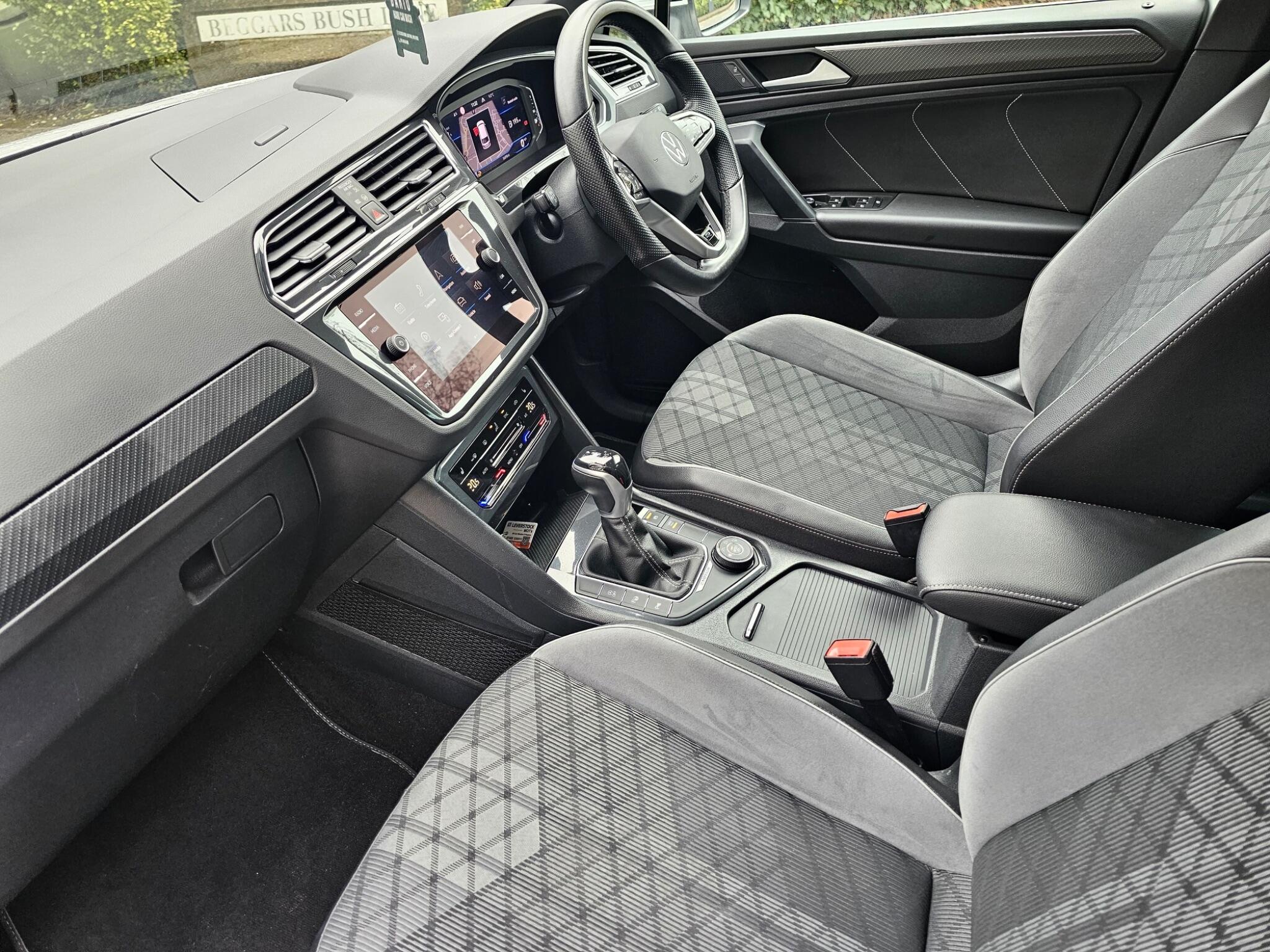 Volkswagen Tiguan view 6