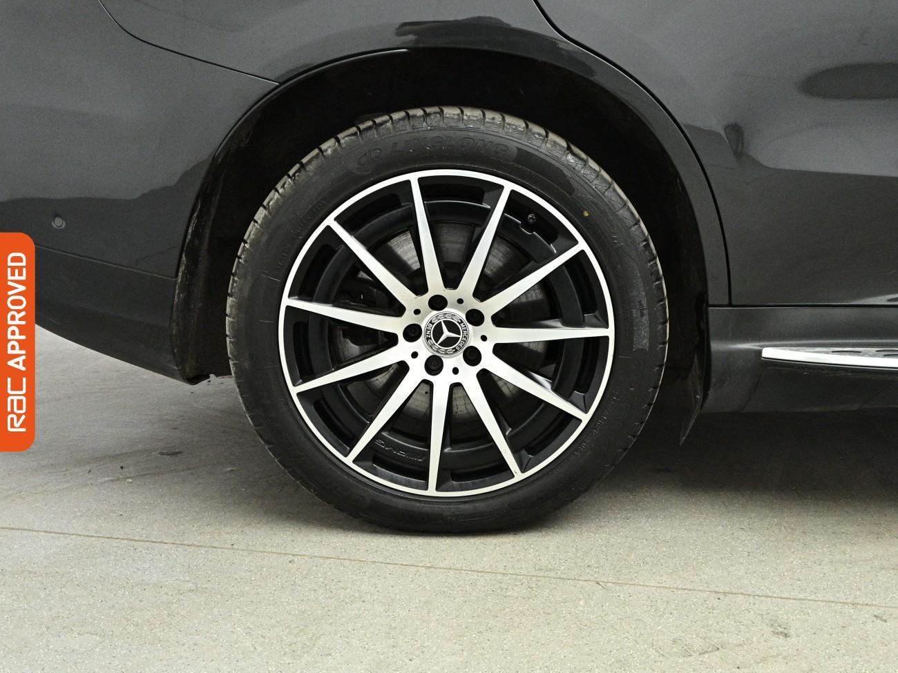 Mercedes-Benz EQC view 31