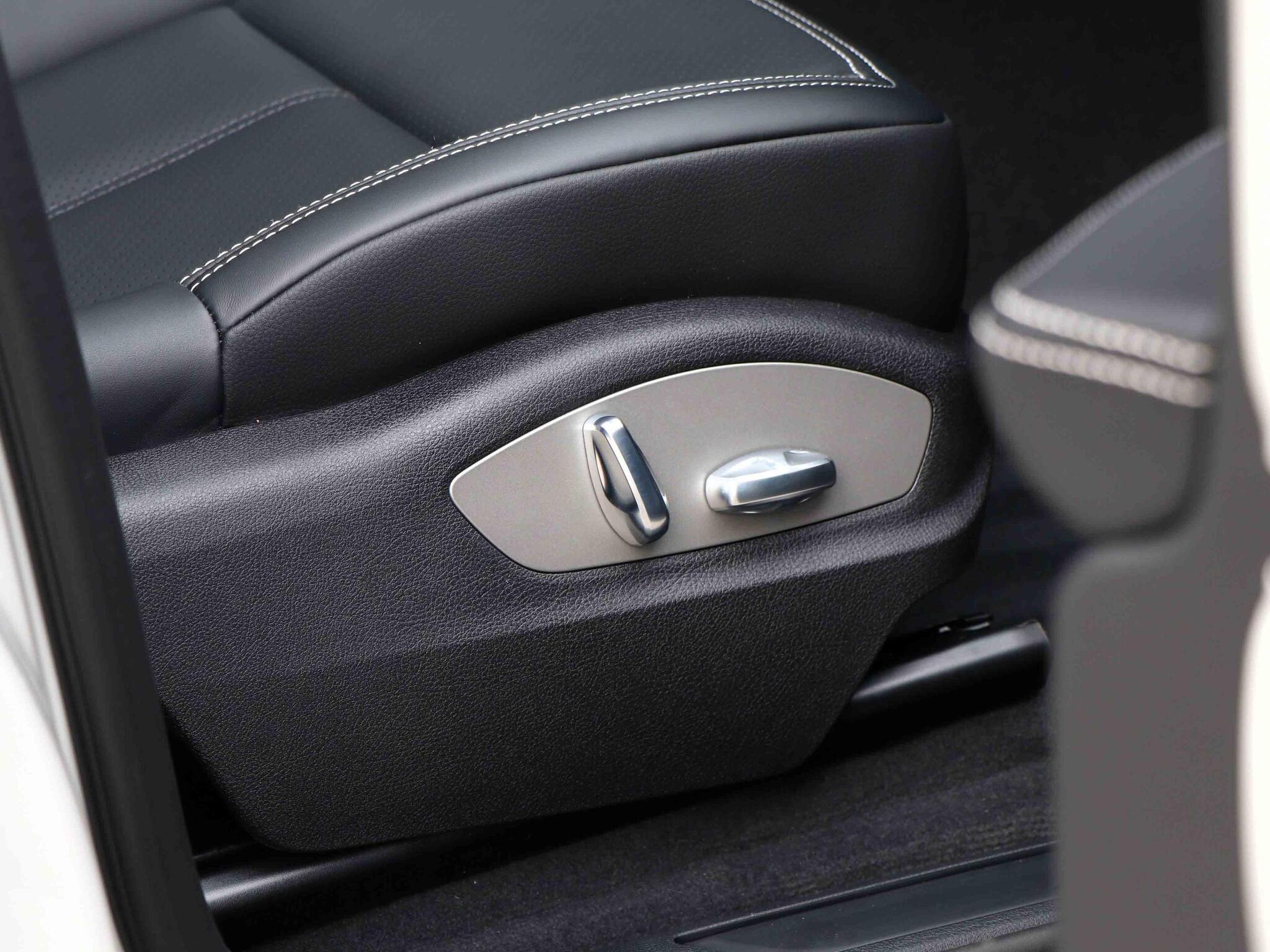 Porsche Macan view 16