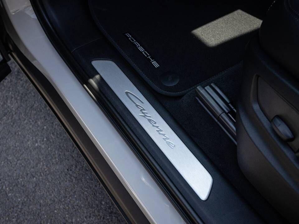 Porsche Cayenne view 65