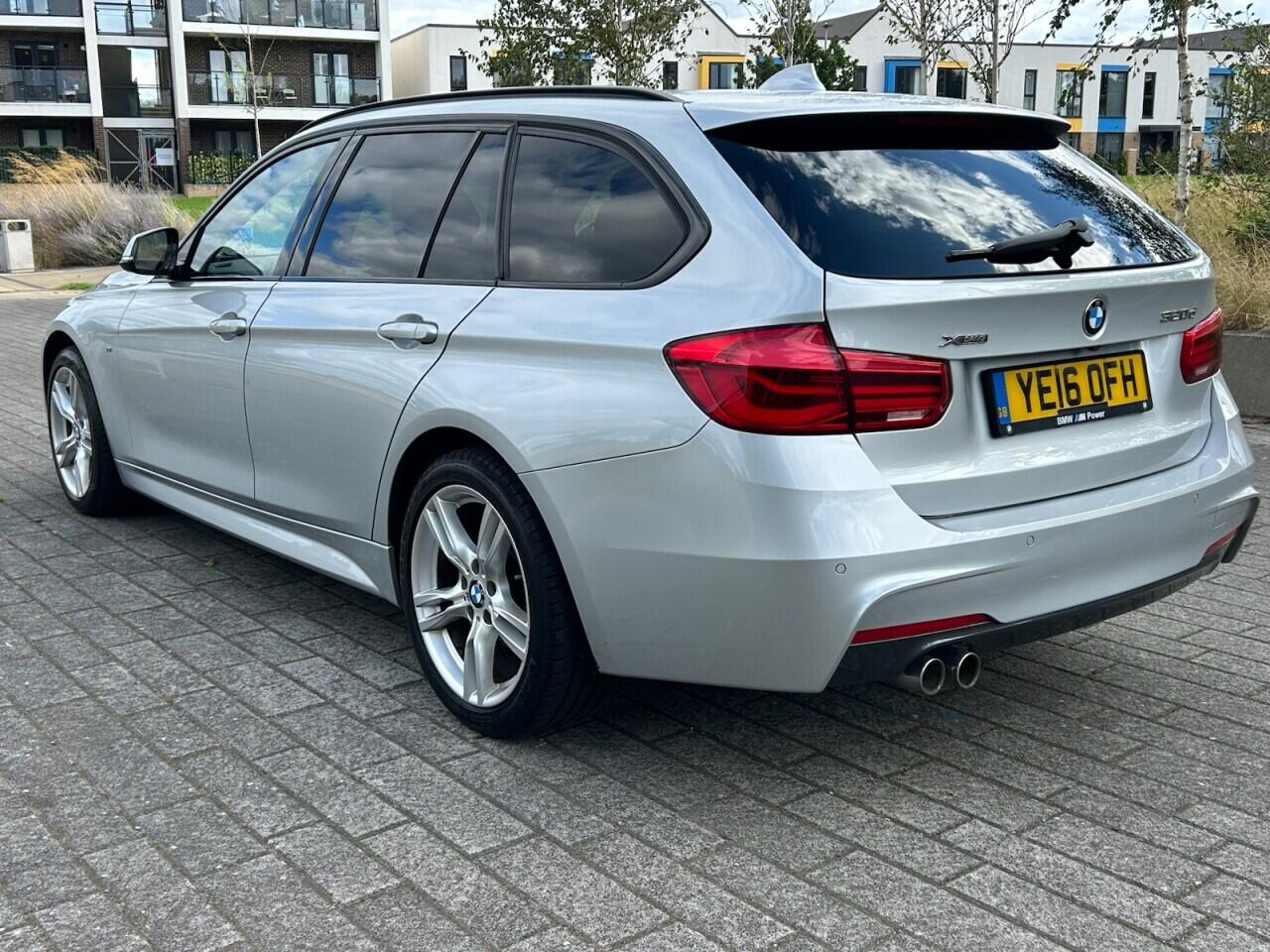 BMW 3 Series view 16